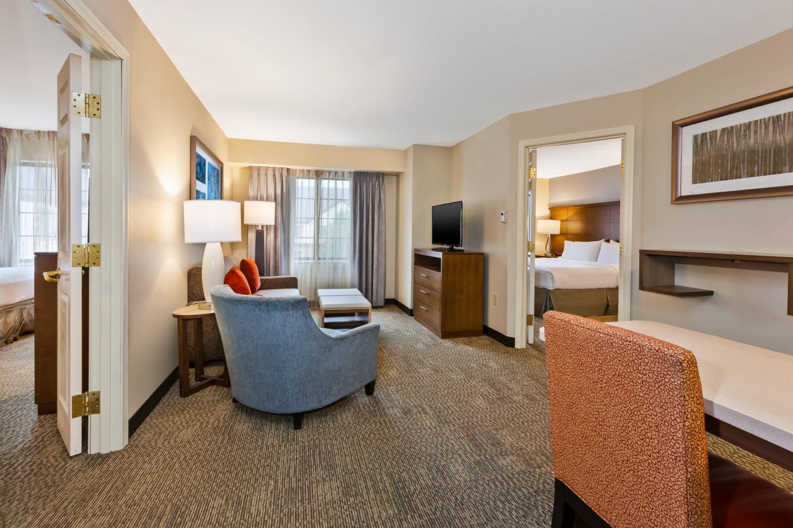 Two-Bedroom Suite - Photo 3