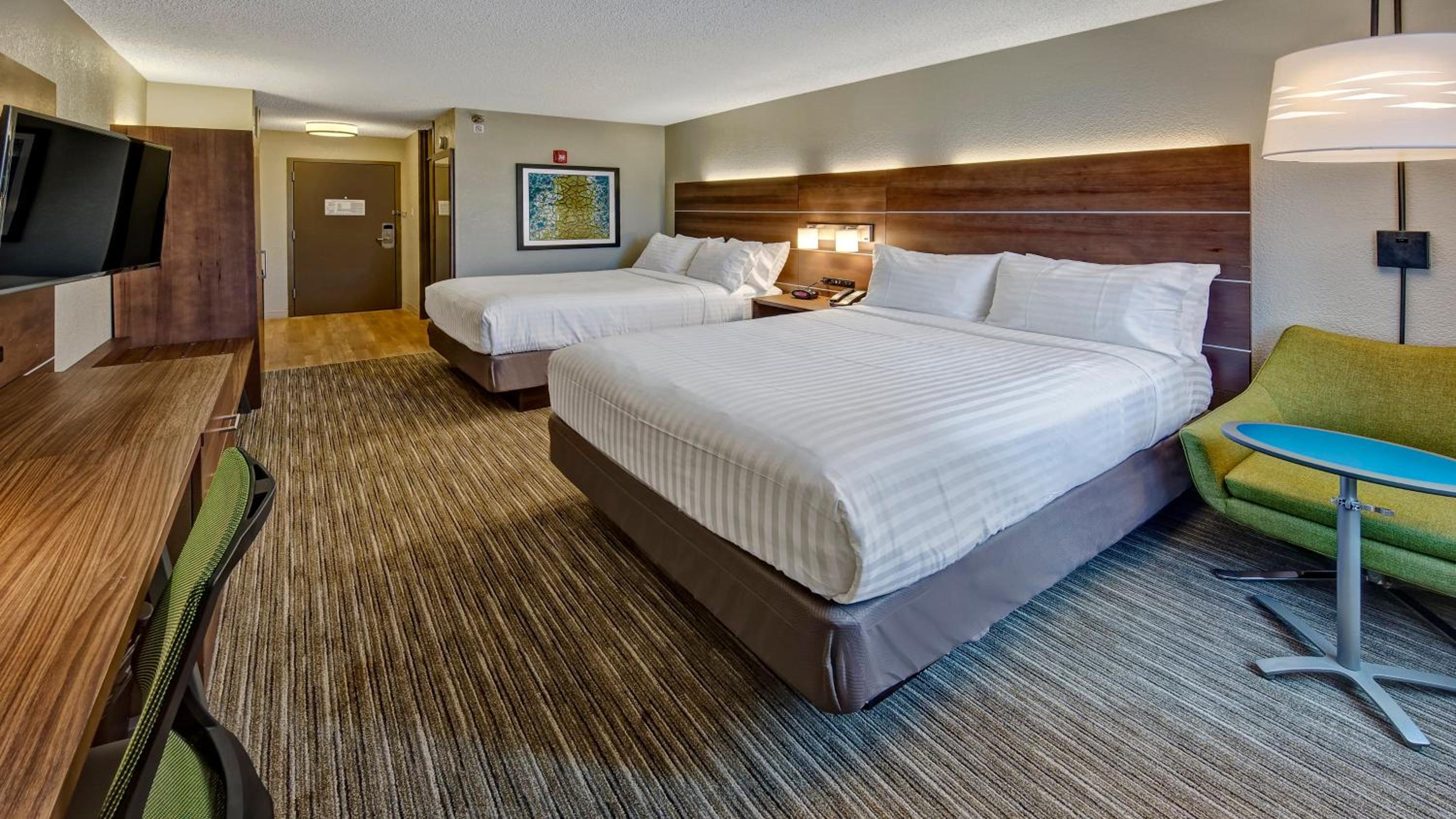 Standard Queen Room with Two Queen Beds - Photo 1