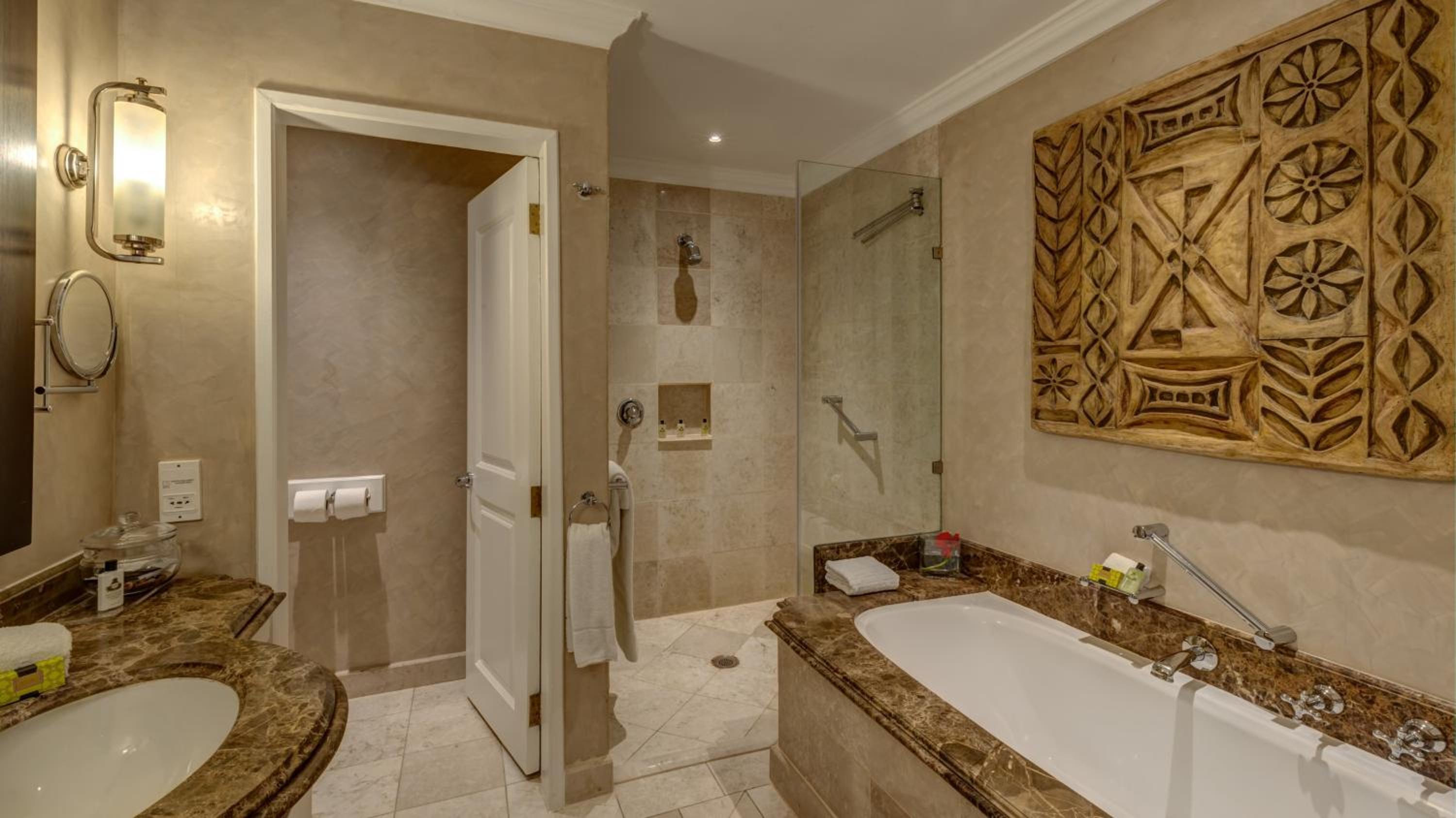 Junior King Suite - Photo 2
