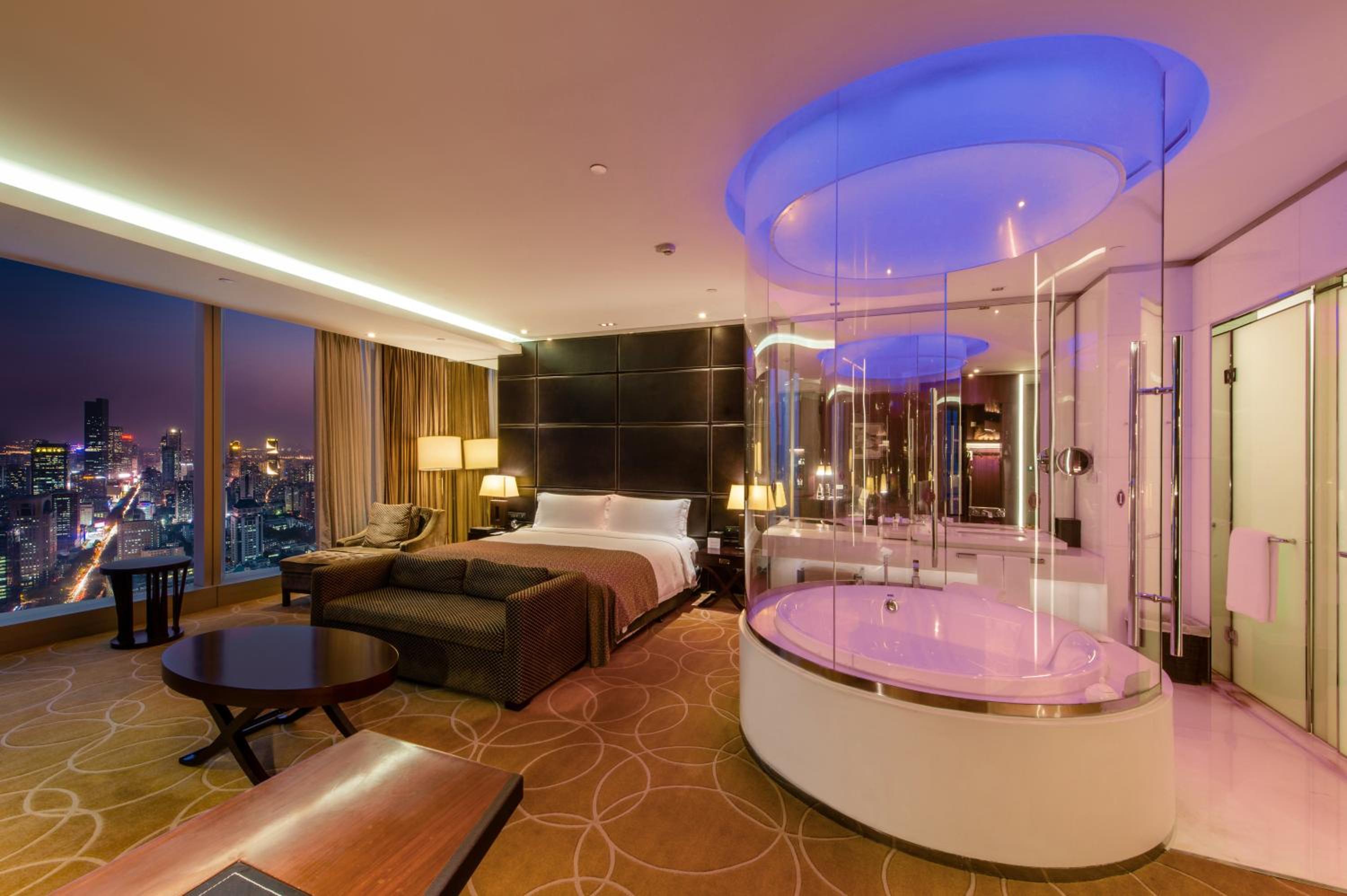 1 King Premium Lake View Lounge Access - Photo 3