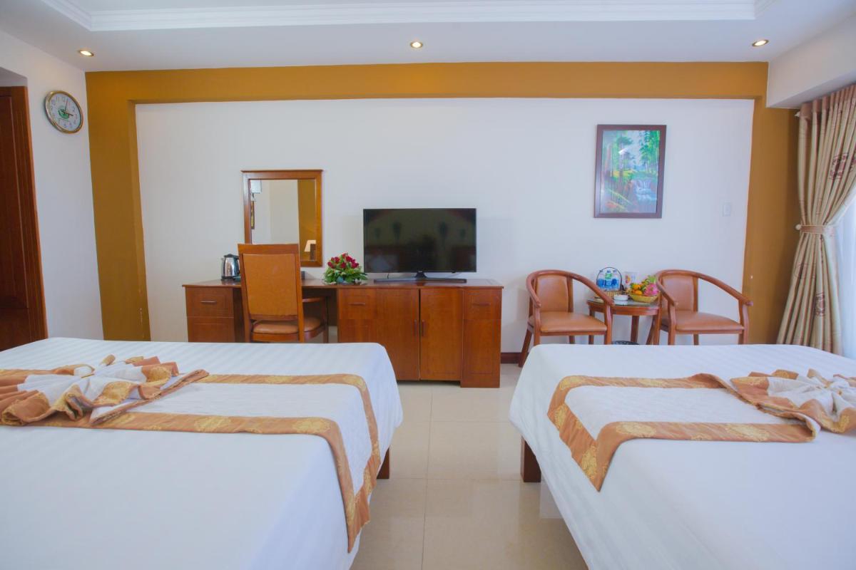 Deluxe Twin Room with Sea View photo 2