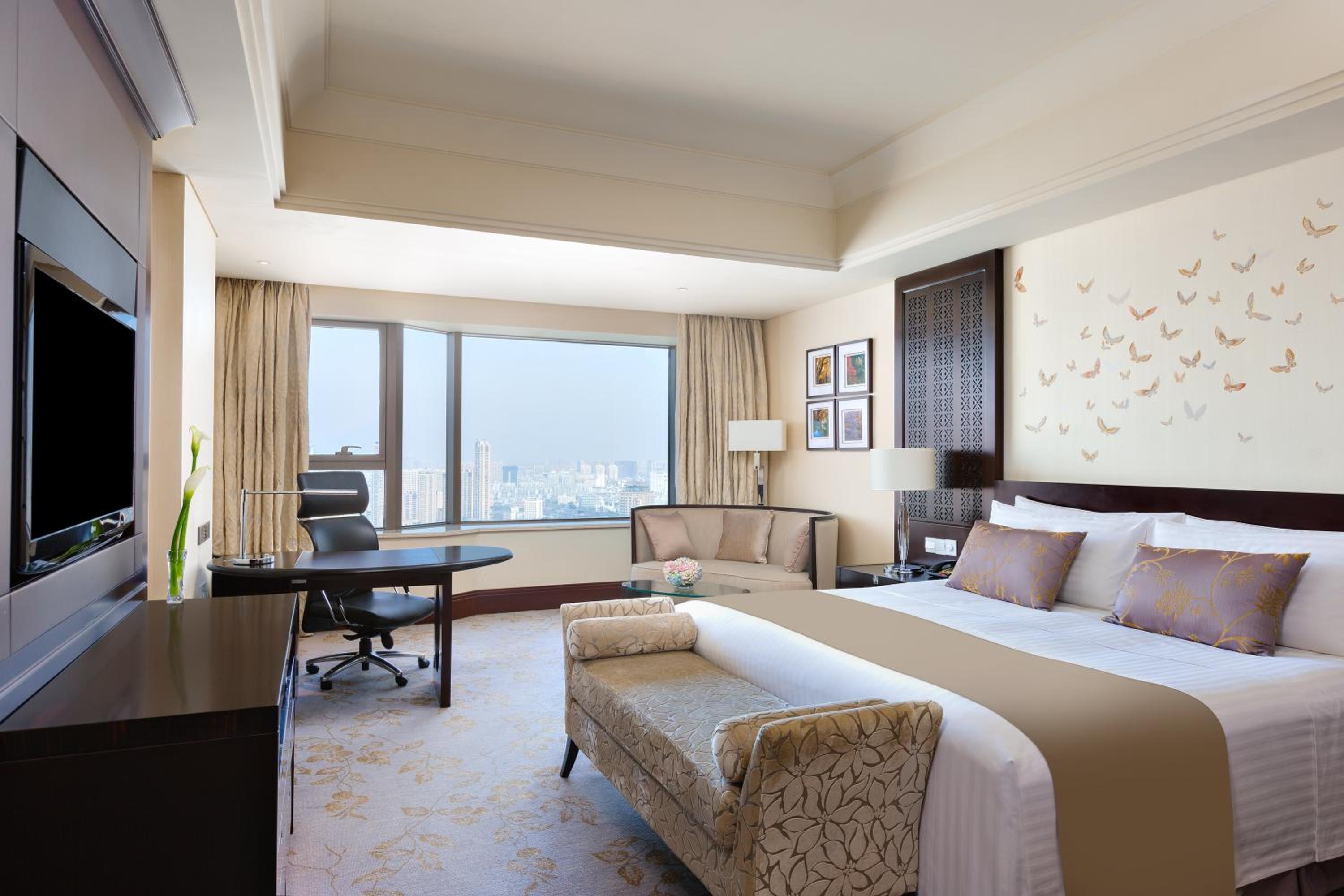 Classic King Room - Photo 6