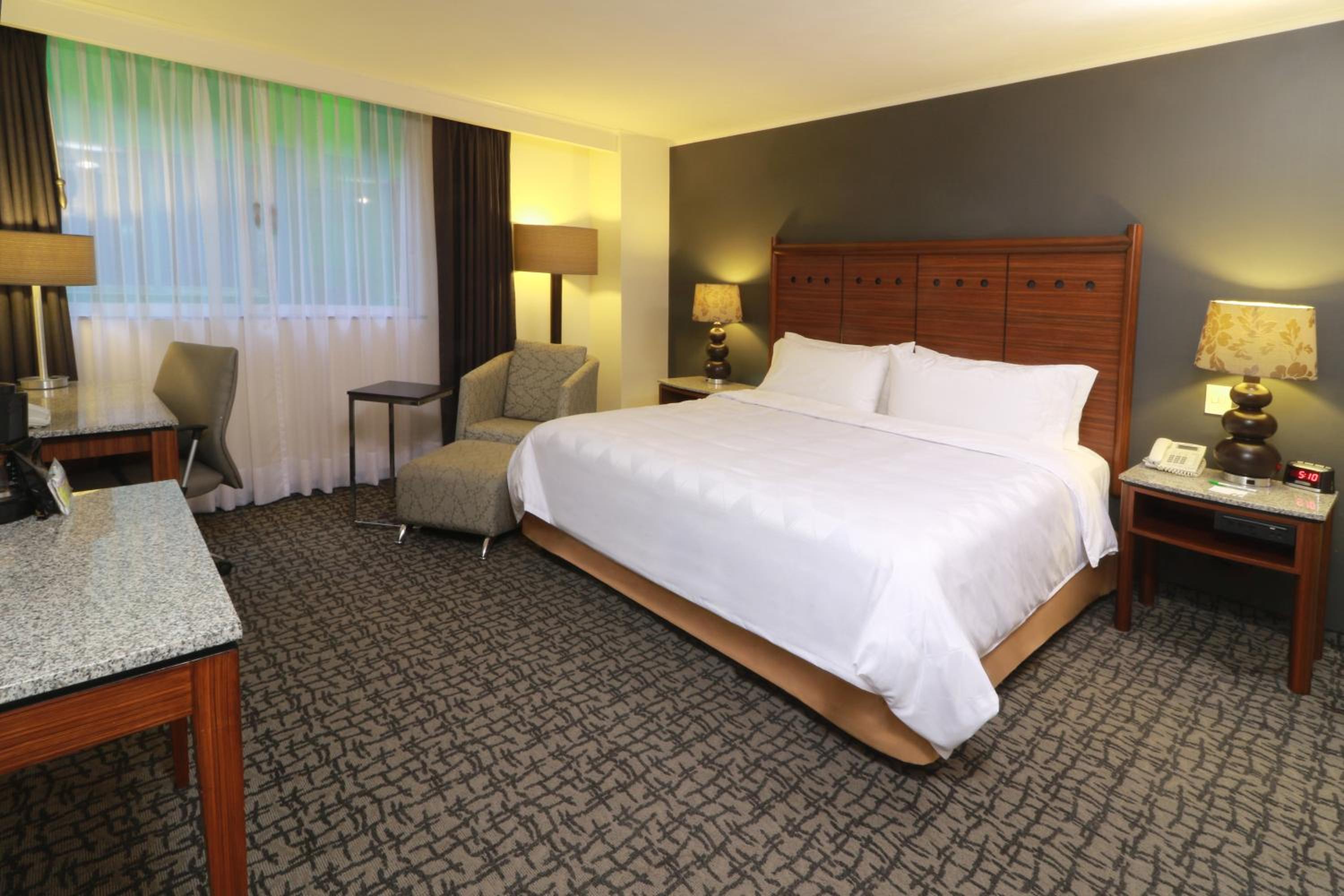 Standard King Room - Photo 1