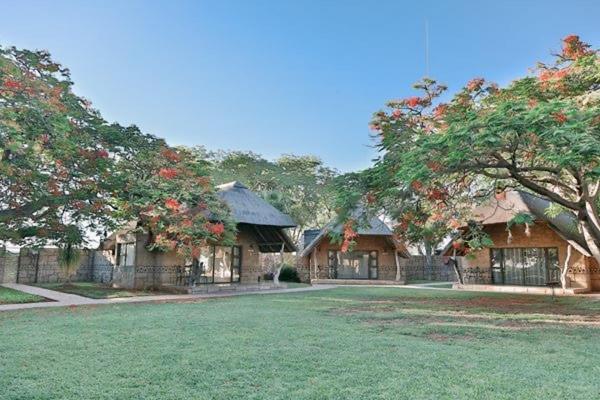 Double Room with Garden View - Photo 2