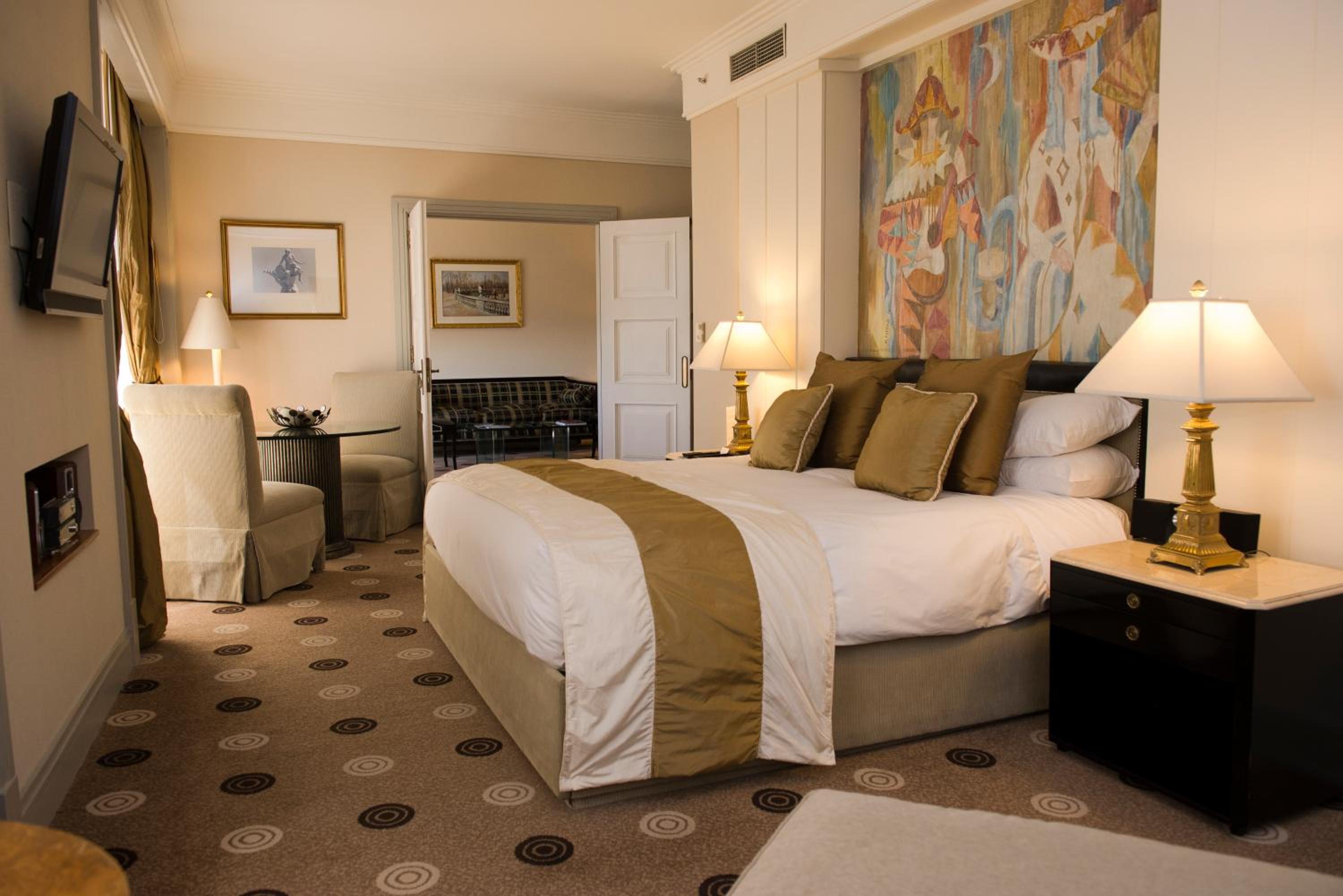 Presidential King Suite thumbnail 6