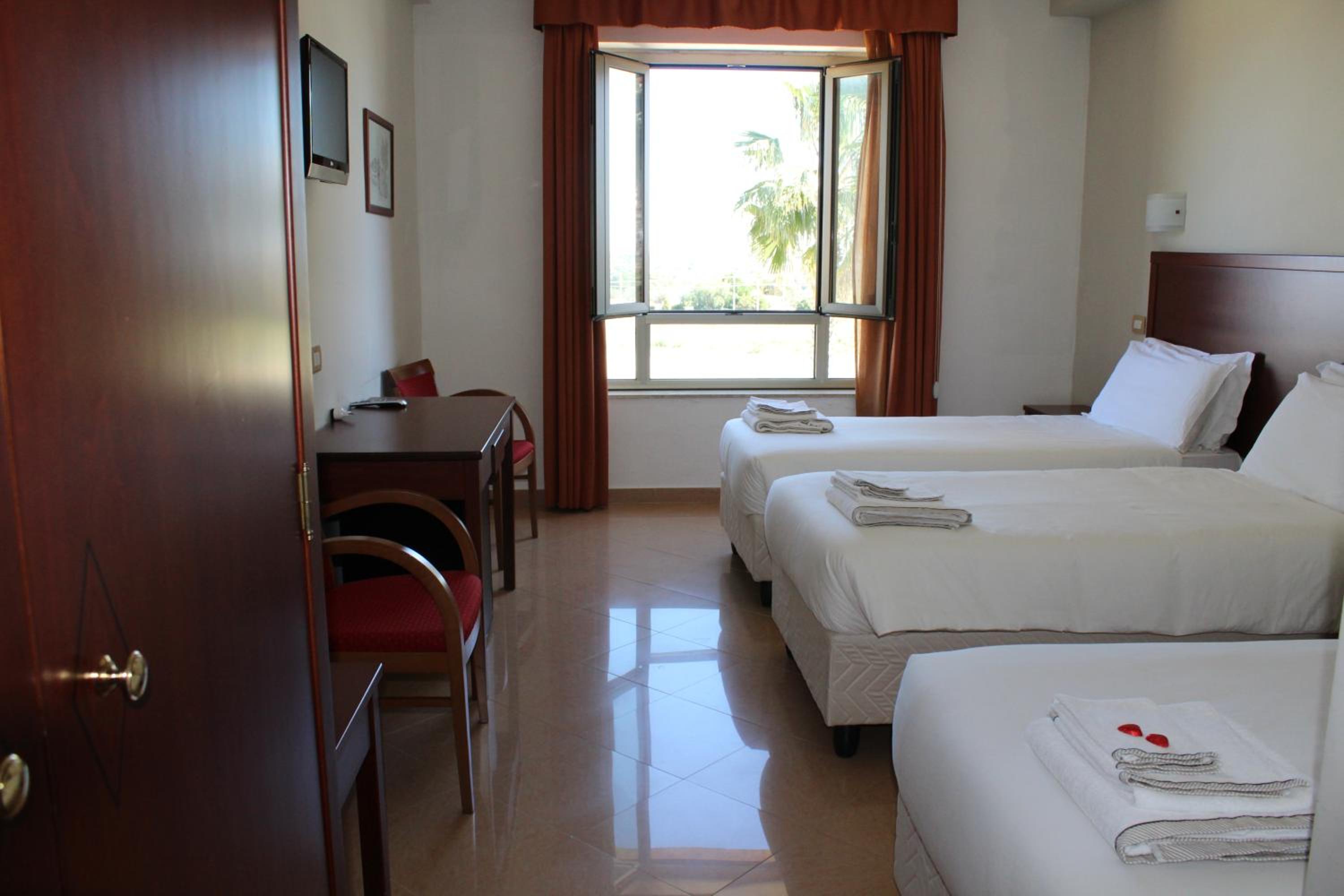 Triple Room - Photo 2