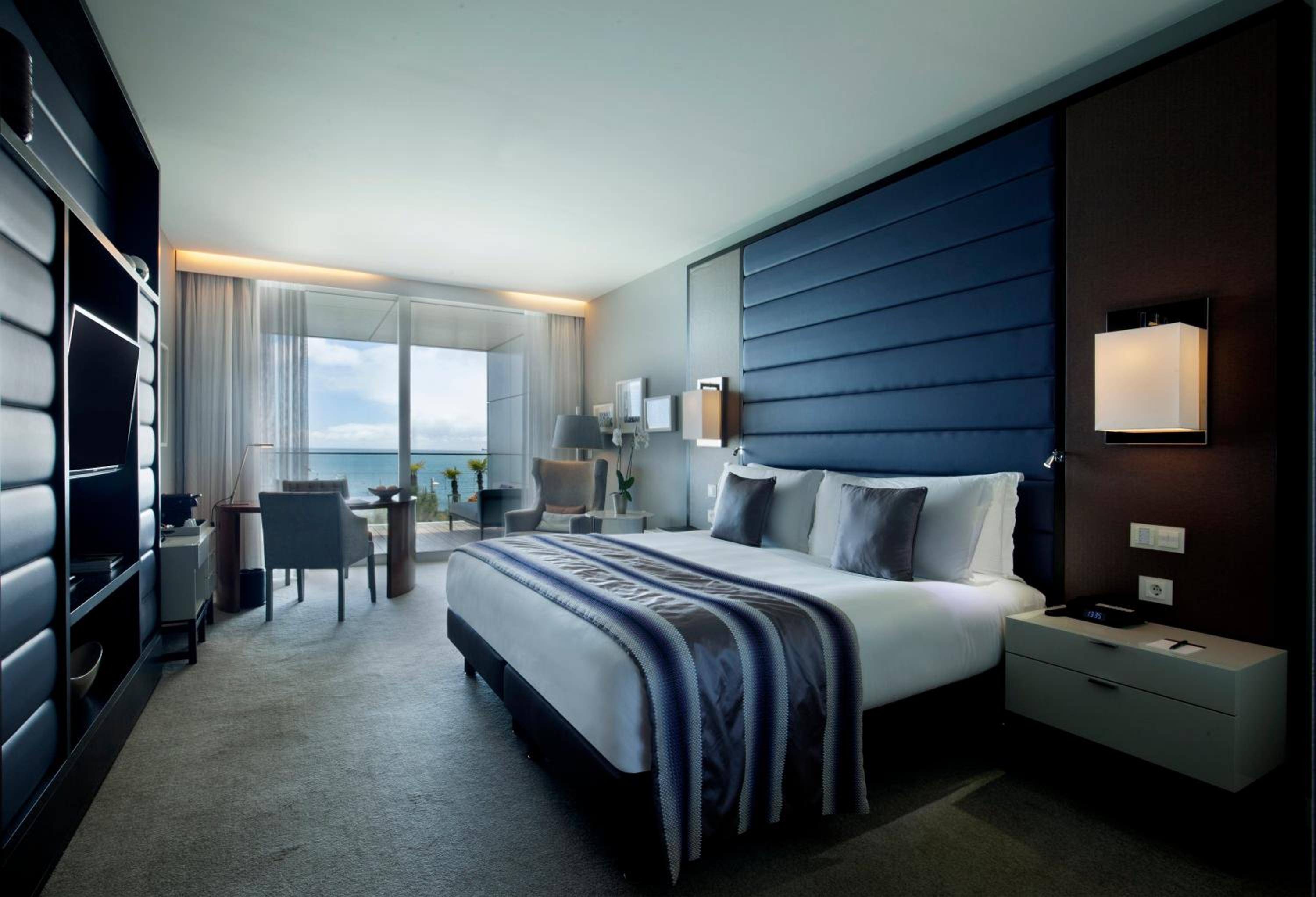 Classic King Room with One King Bed (Non Smoking)