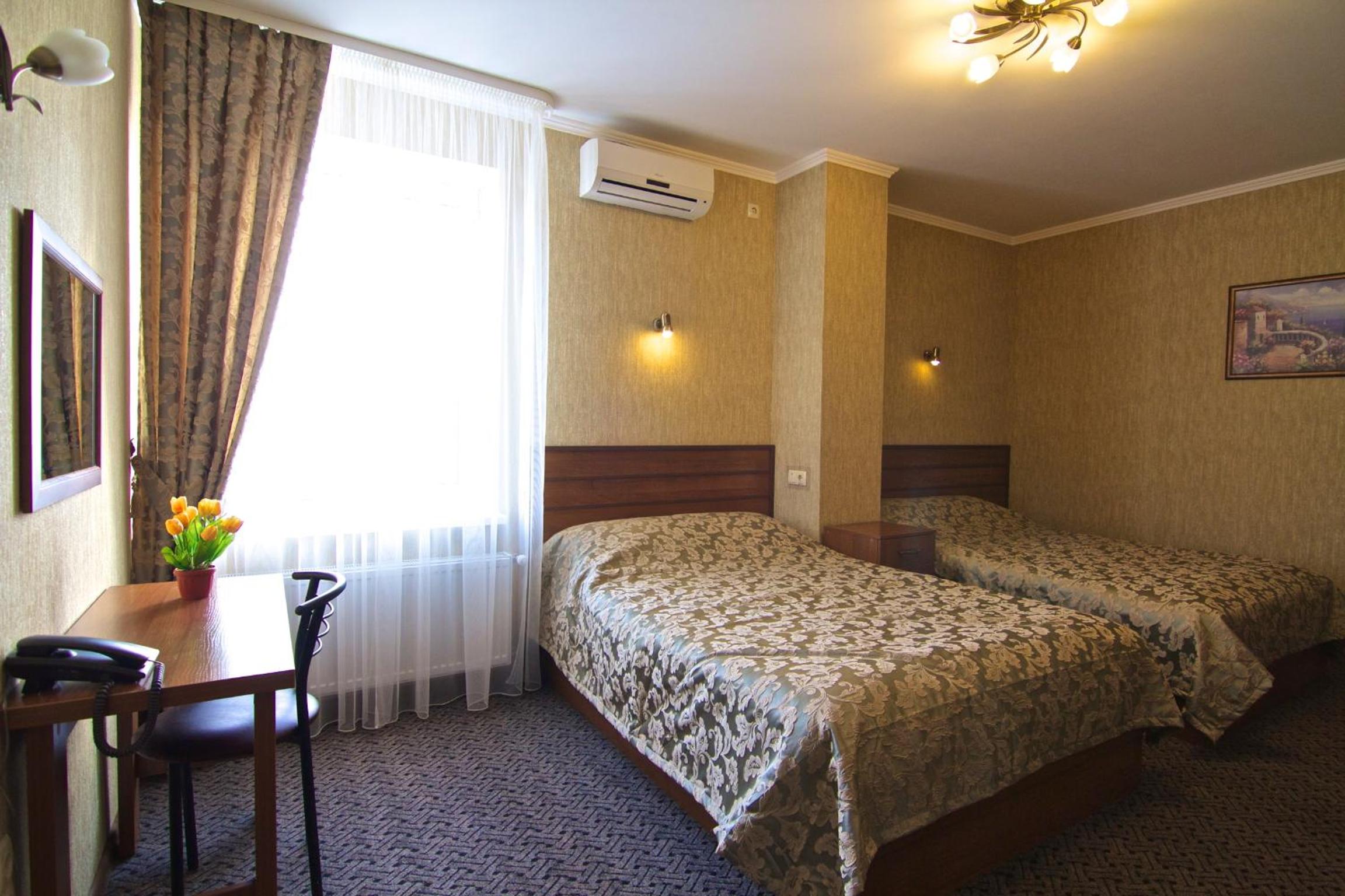 Double Room with Two Double Beds photo 1