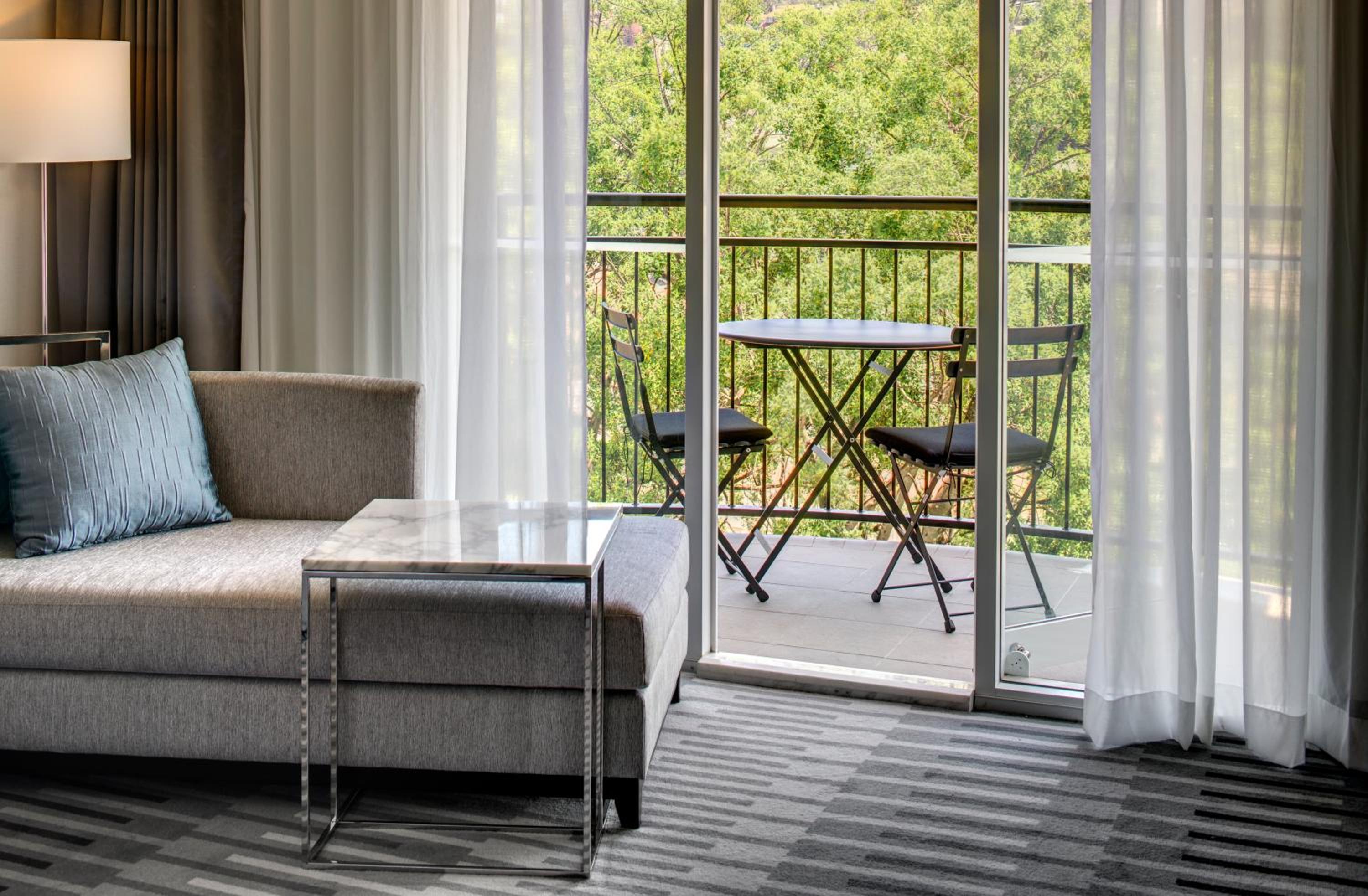 Classic King Room with View - Disability Access thumbnail 6