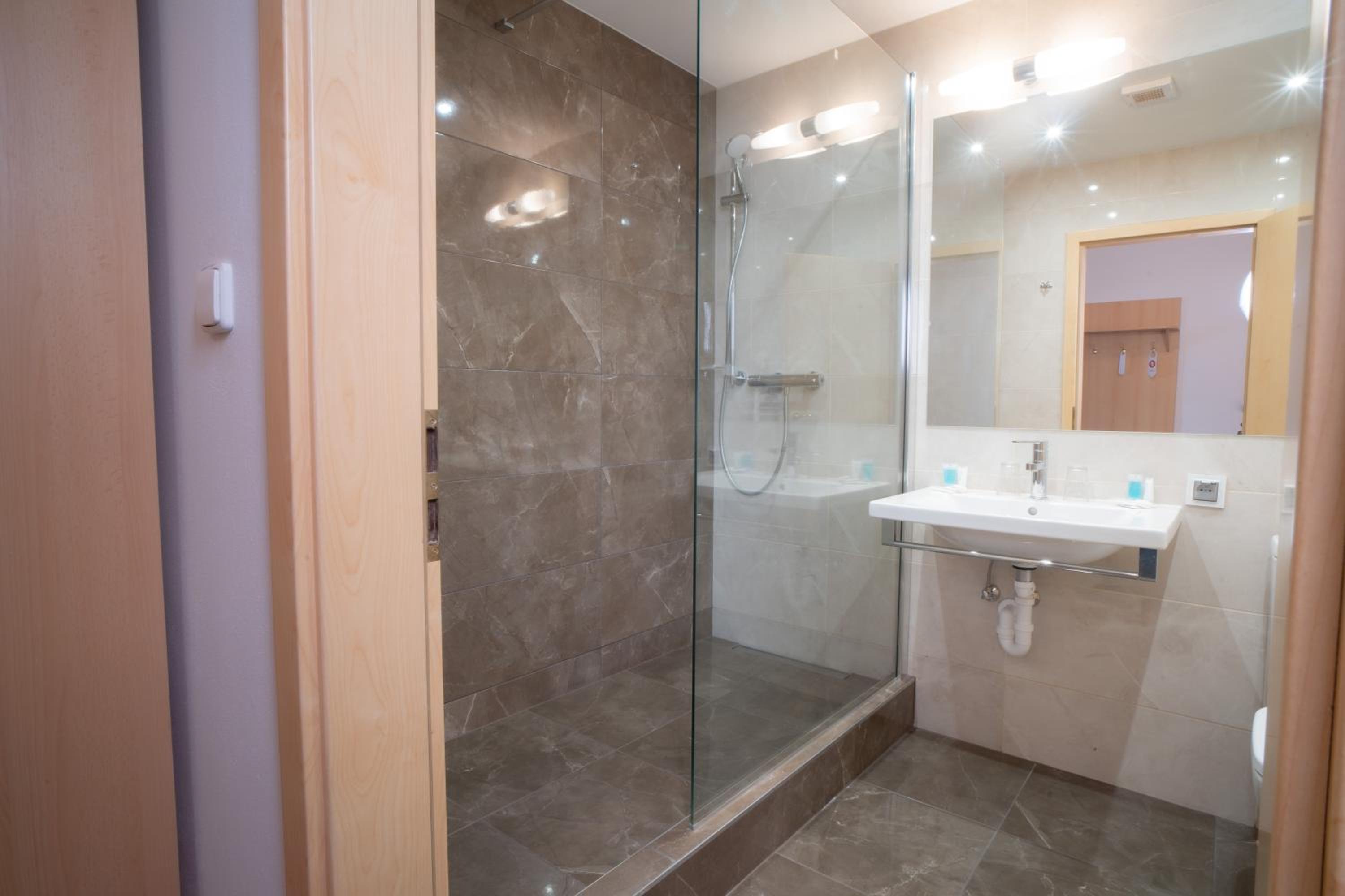 Single Room photo 3