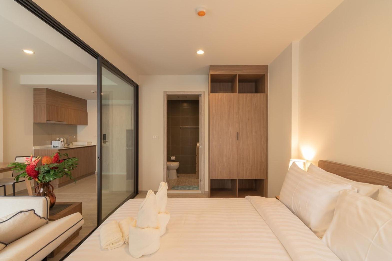 One-Bedroom Apartment - Photo 33