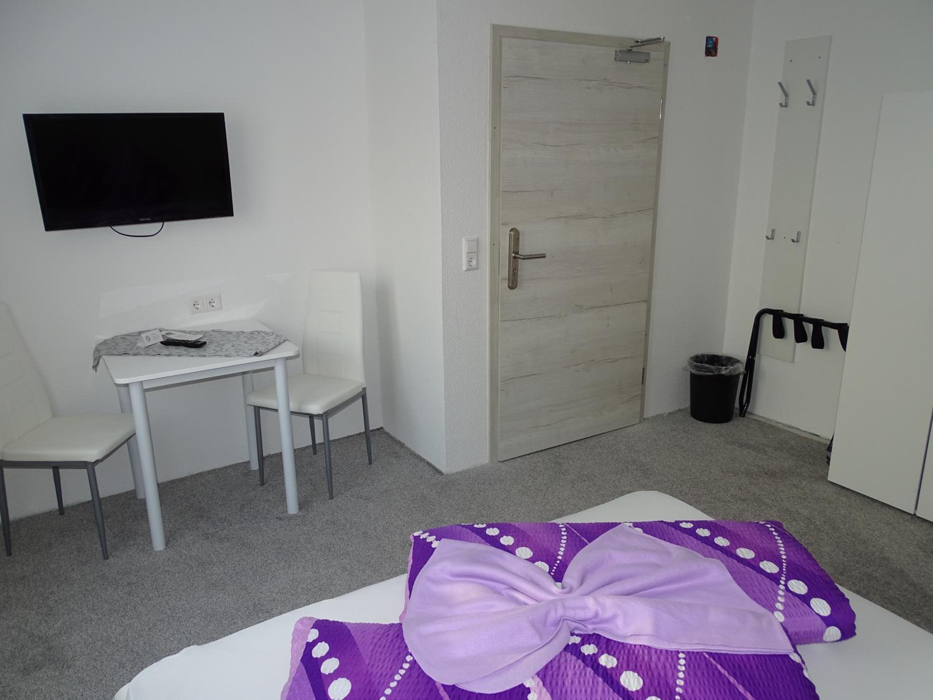 Standard Double Room - Photo 7