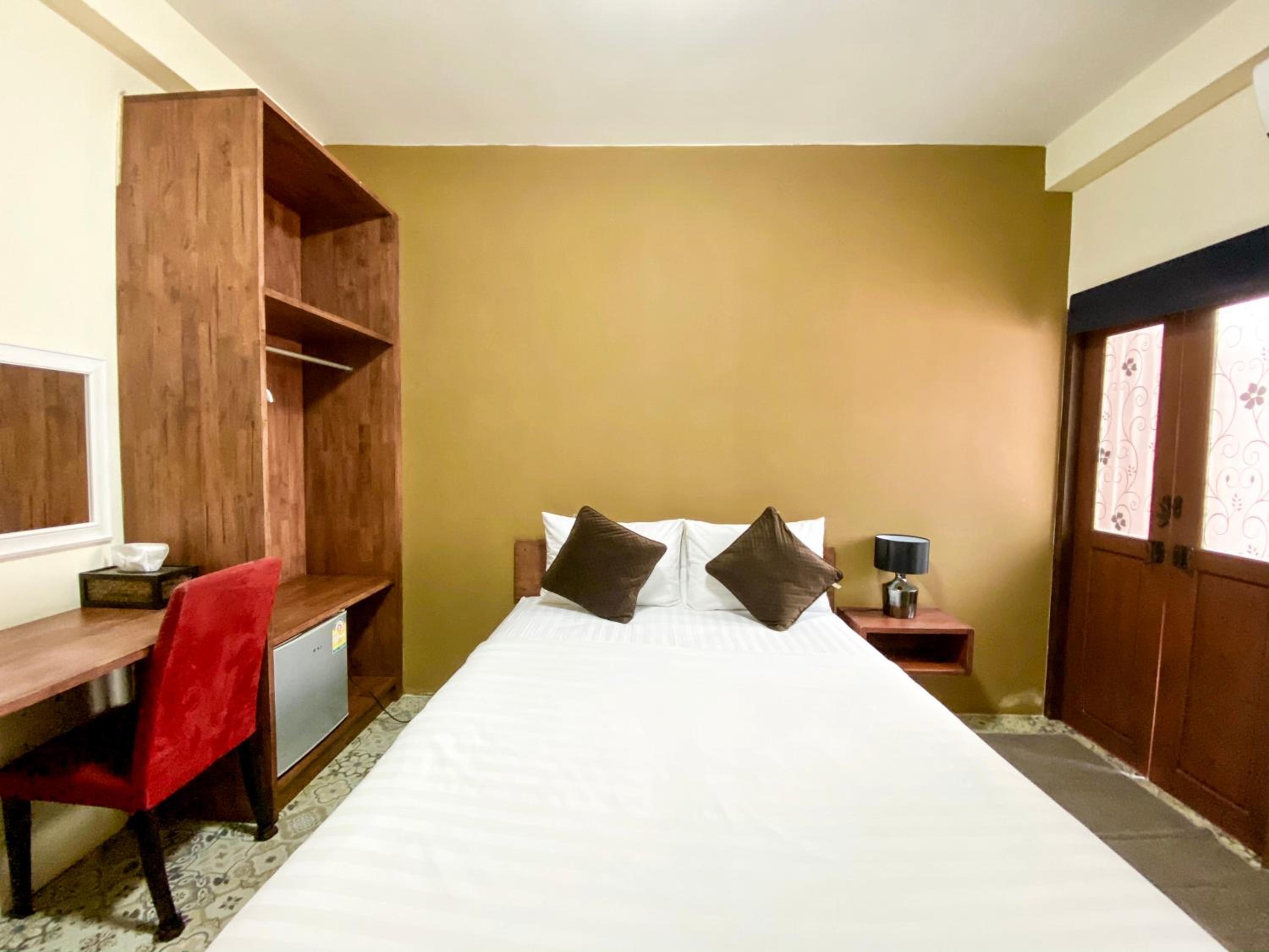 Double Room with Private Bathroom - Photo 1