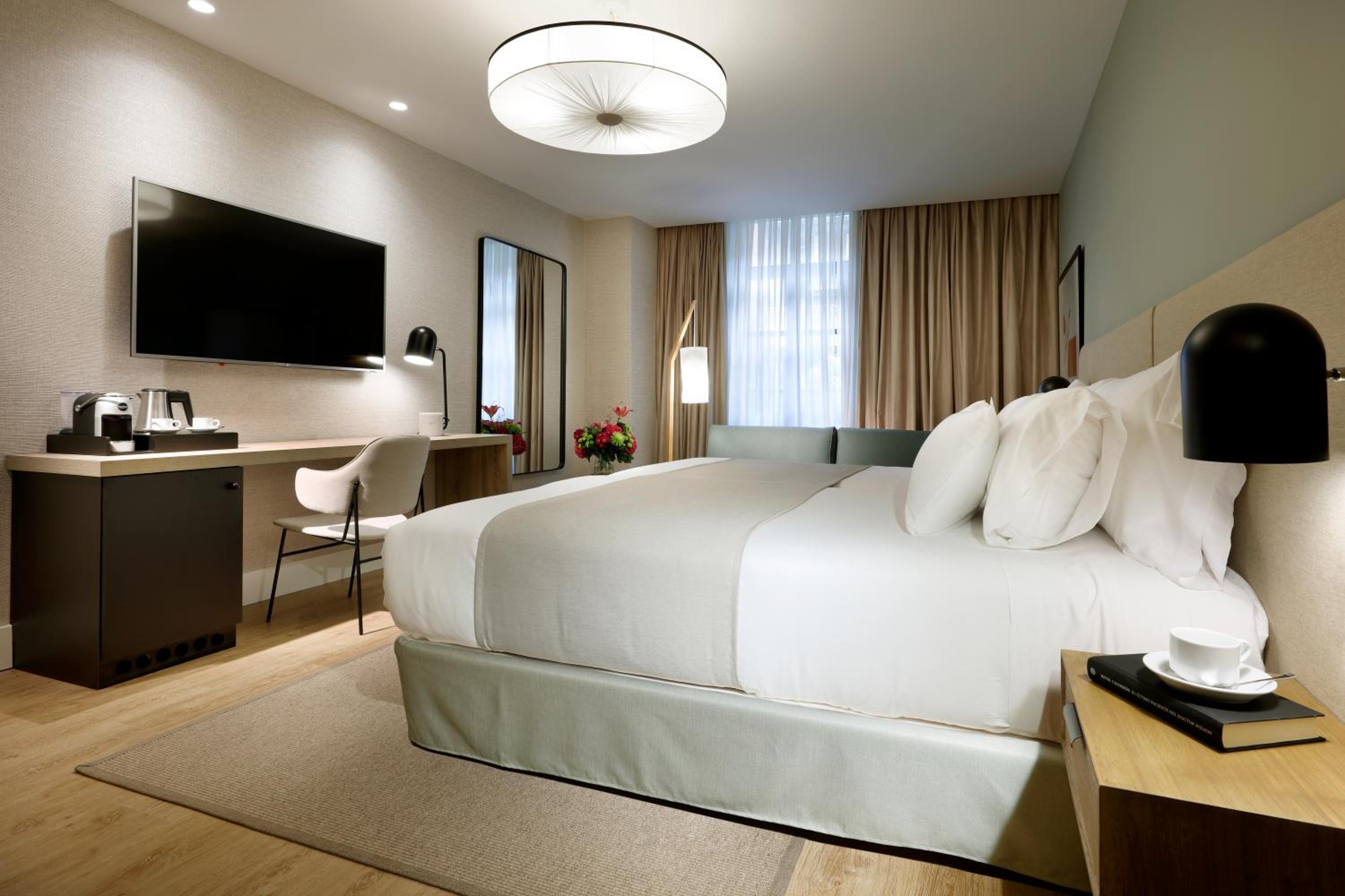 Deluxe Room - Photo 4
