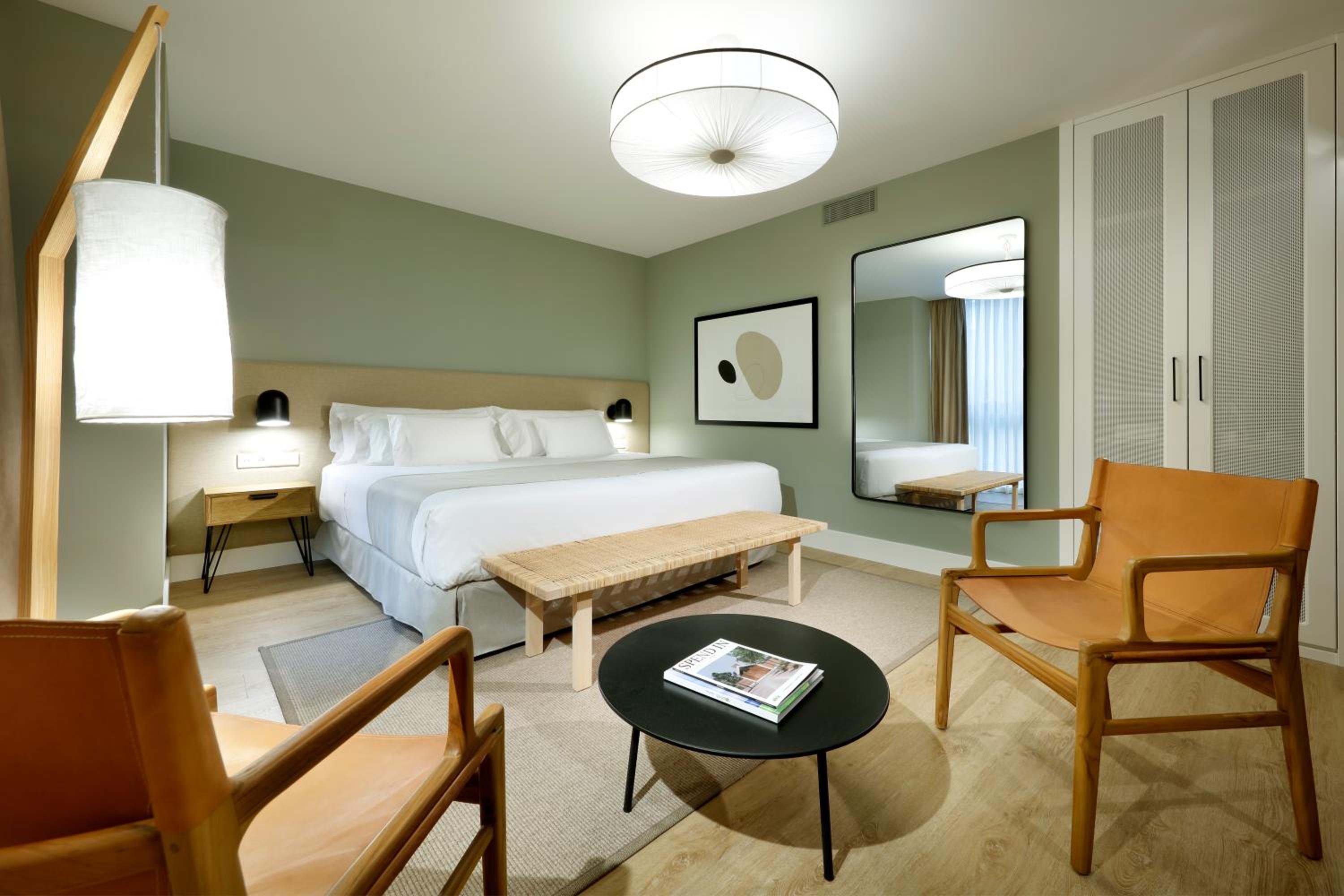 Deluxe Room - Photo 3