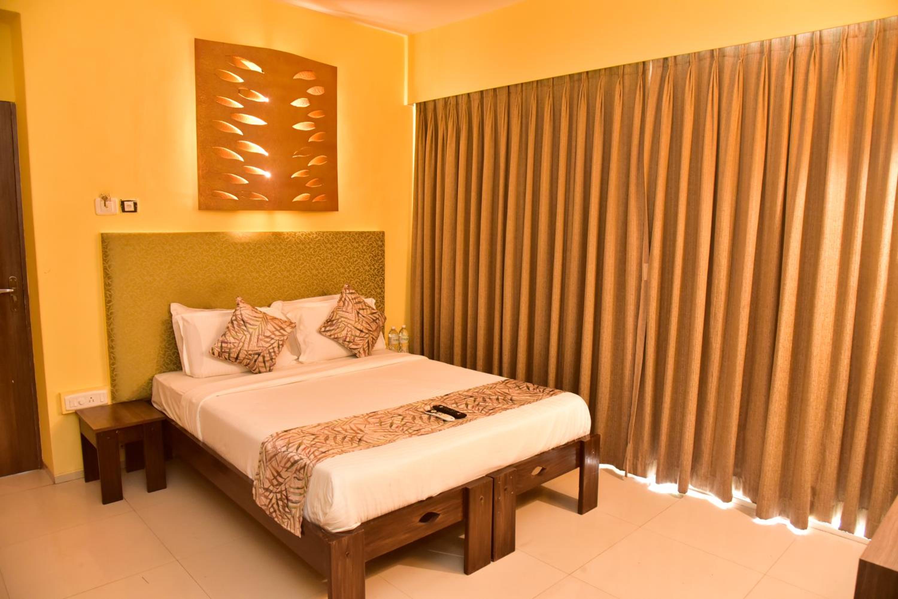 Deluxe Room - Photo 6