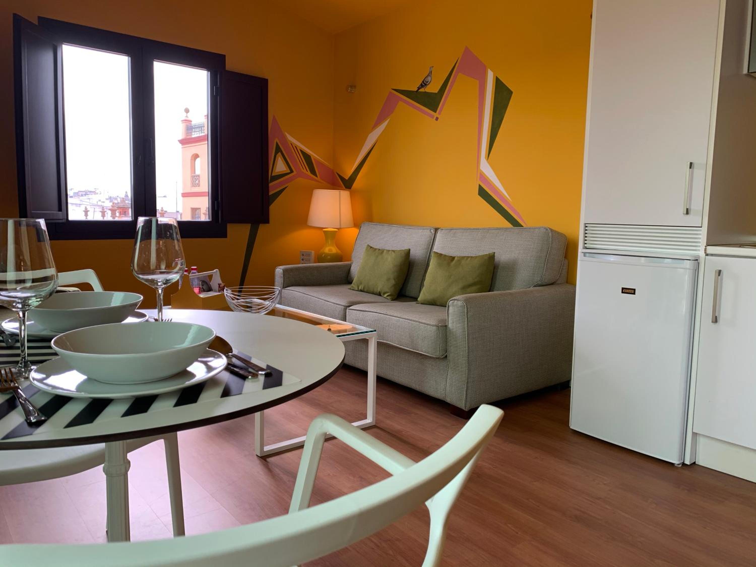 Penthouse Apartment - Photo 3