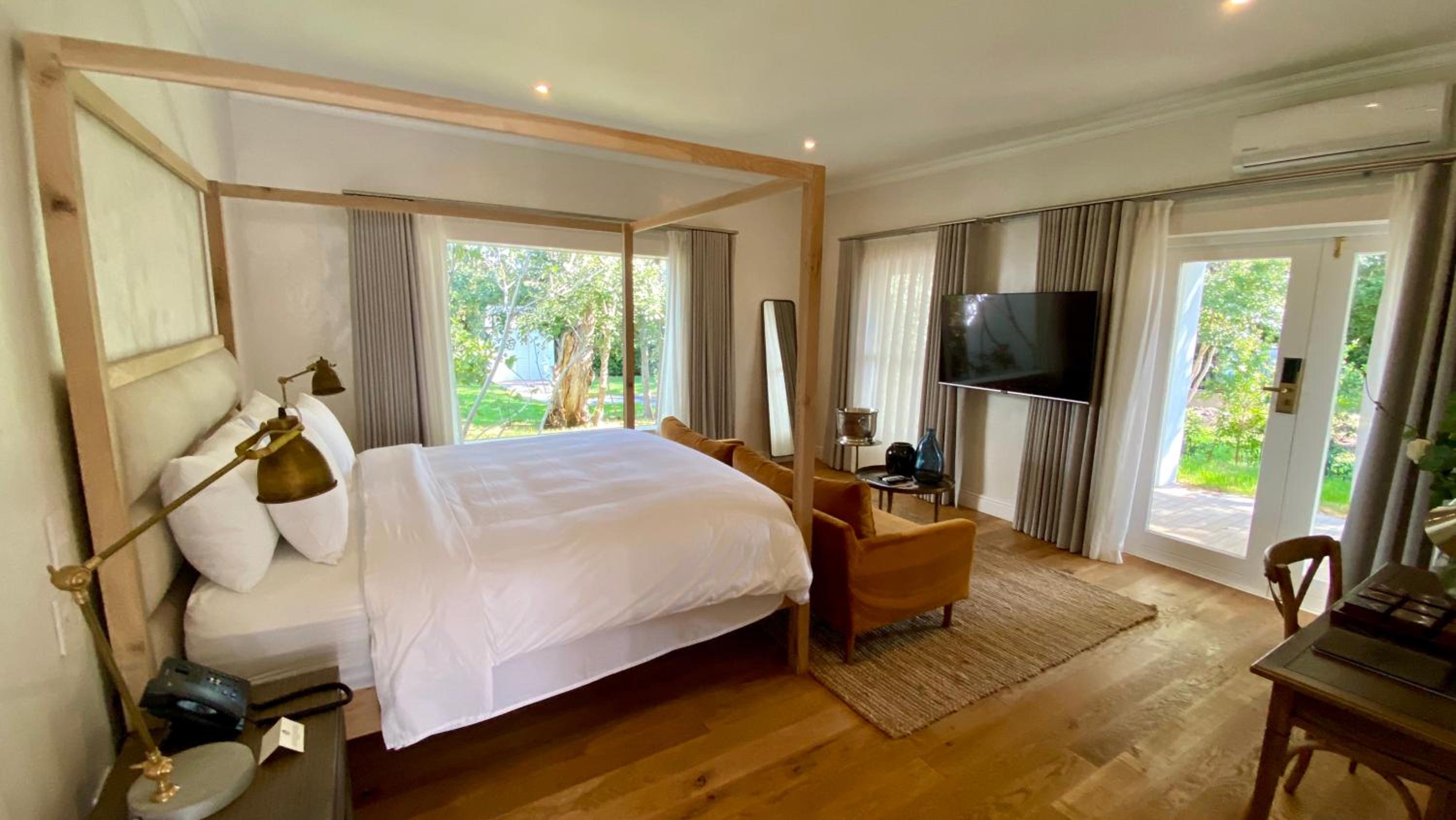 Deluxe Junior Suite - Photo 4