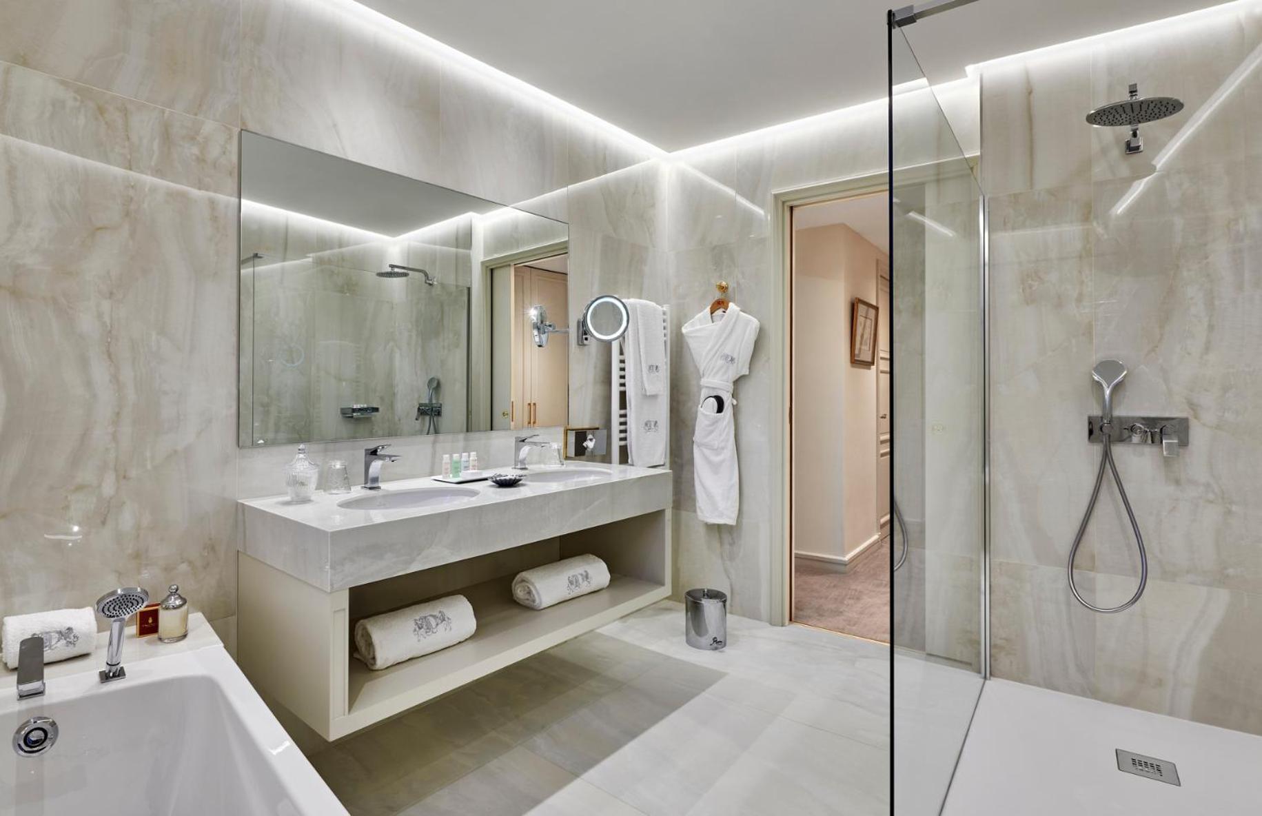 Suite with Terrace photo 2