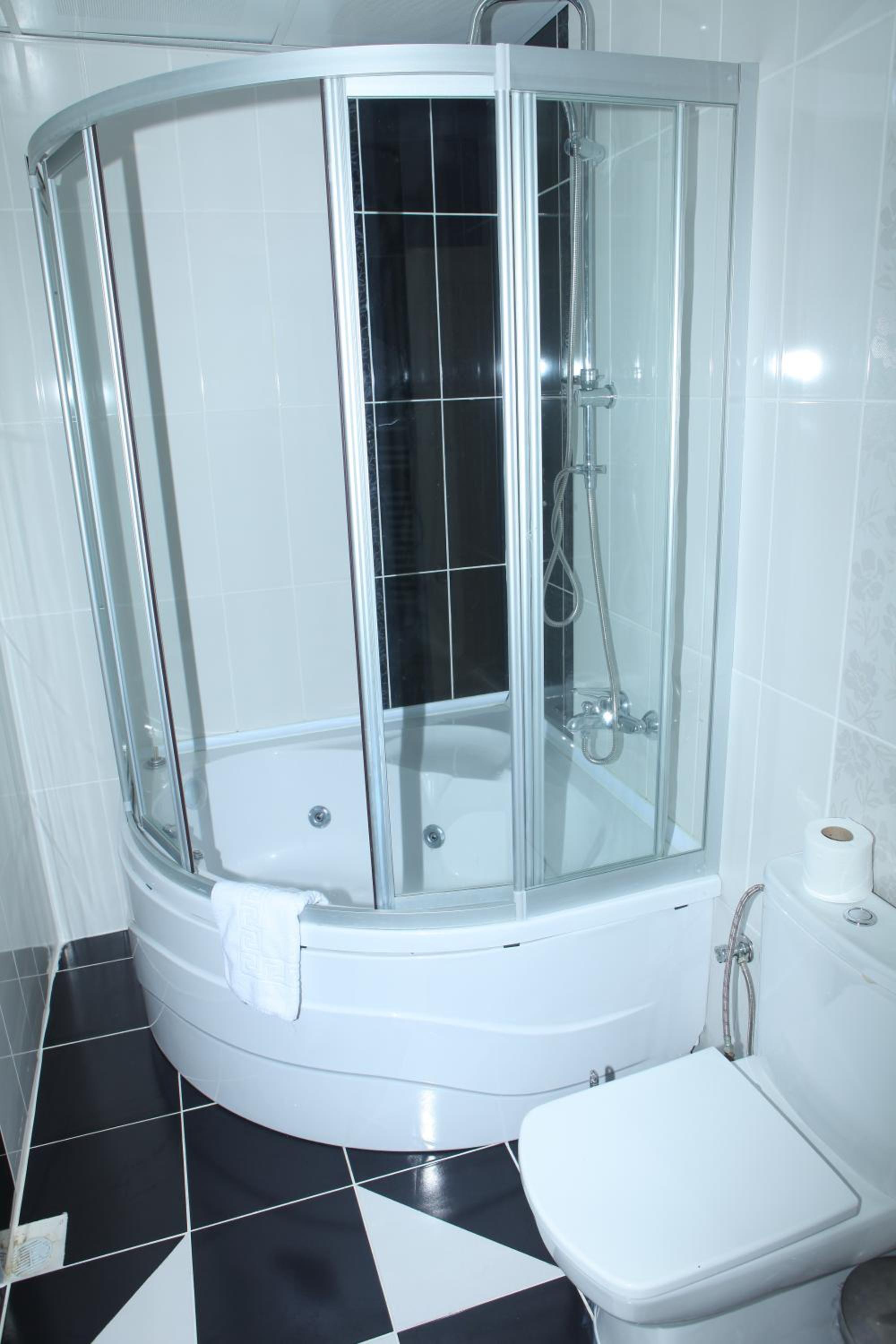 Junior Suite (2 Adults + 1 Child) - Photo 11