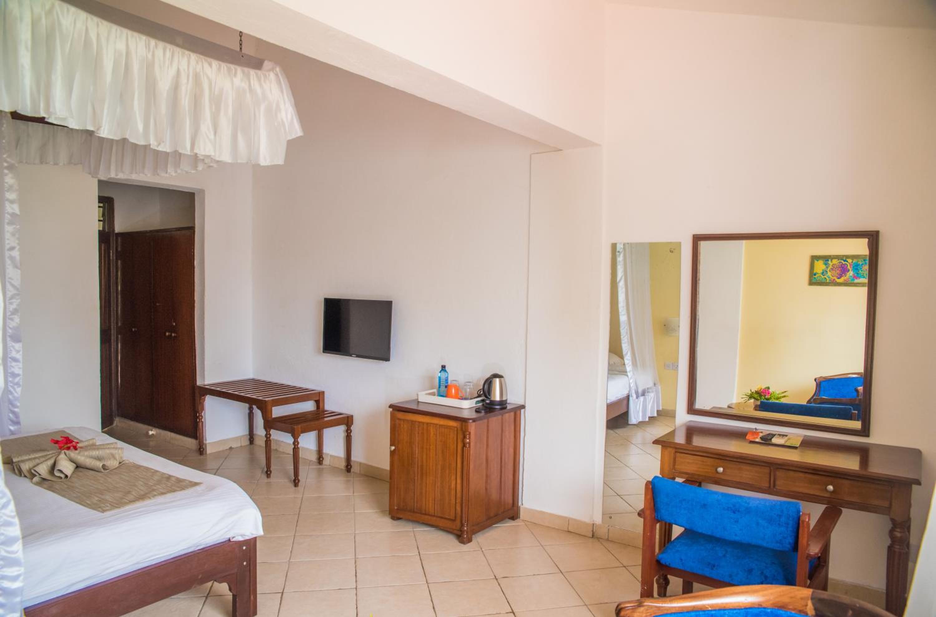 Standard Double or Twin Room photo 1