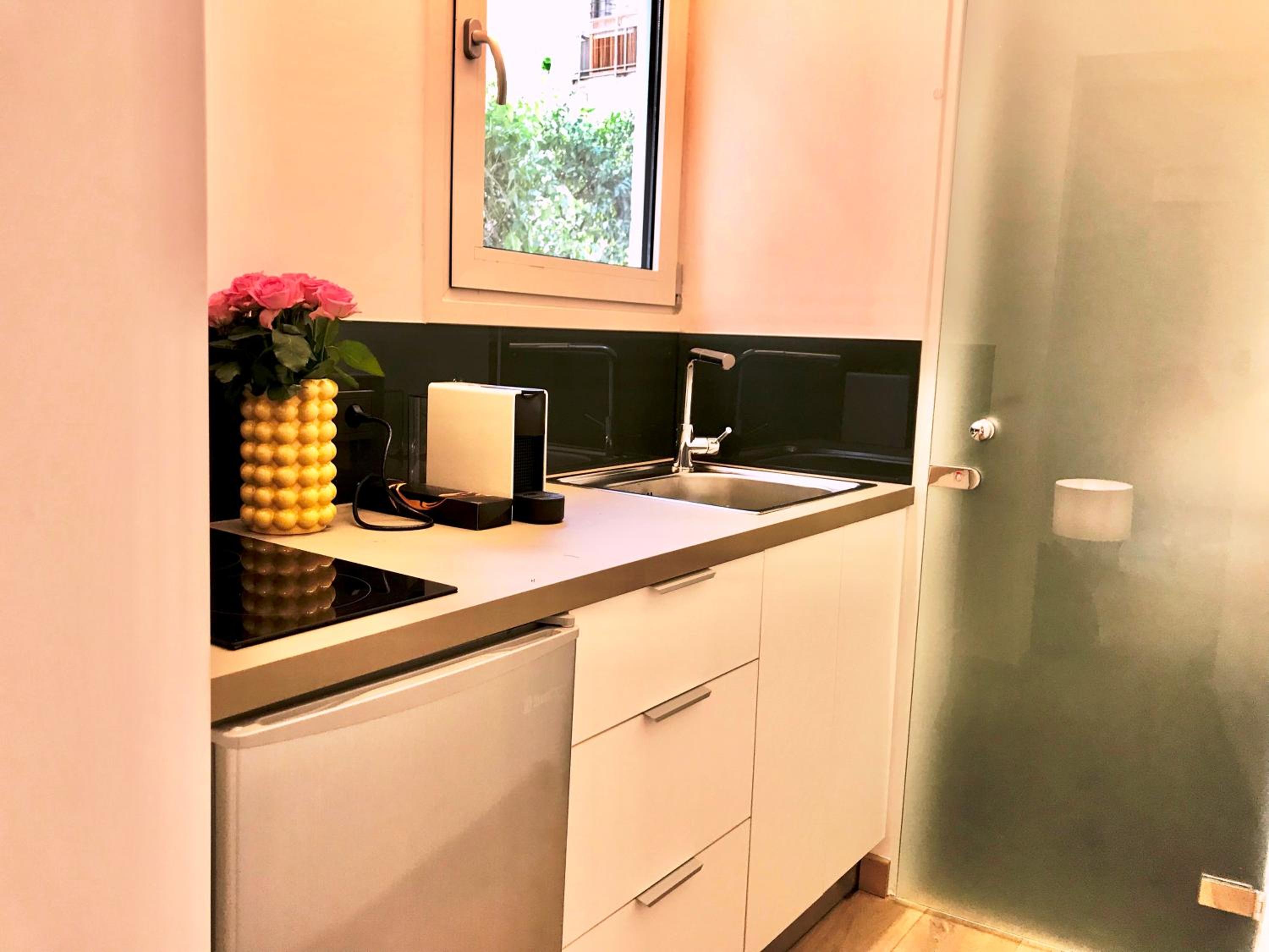 Studio Apartment photo 2