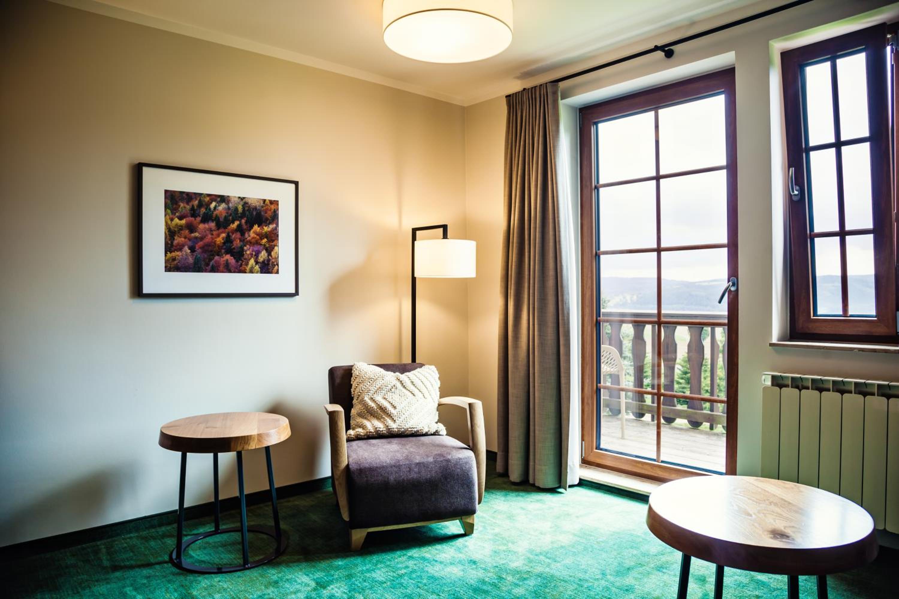 Double Room with Balcony - Photo 8