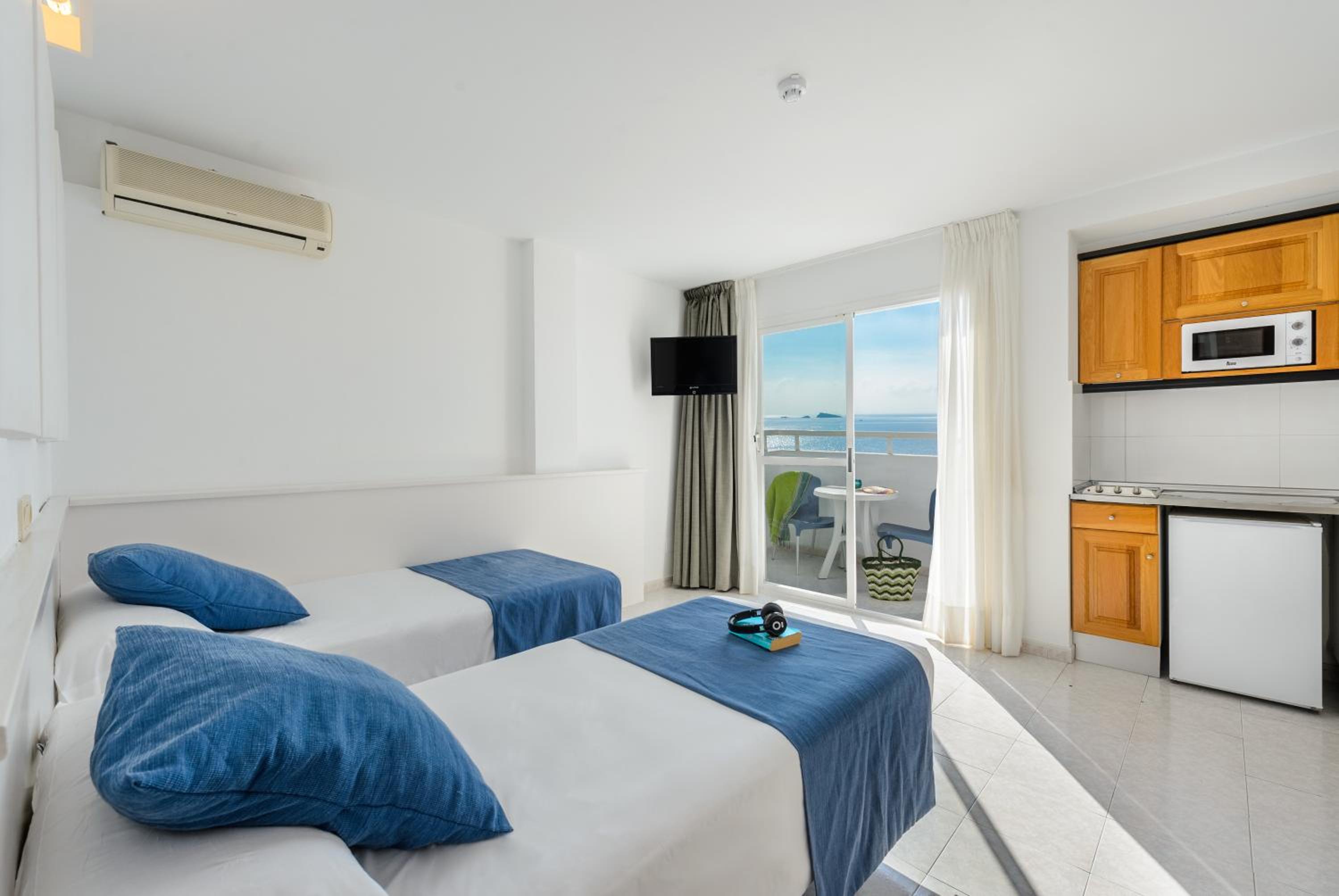 Studio with Sea View - Photo 3