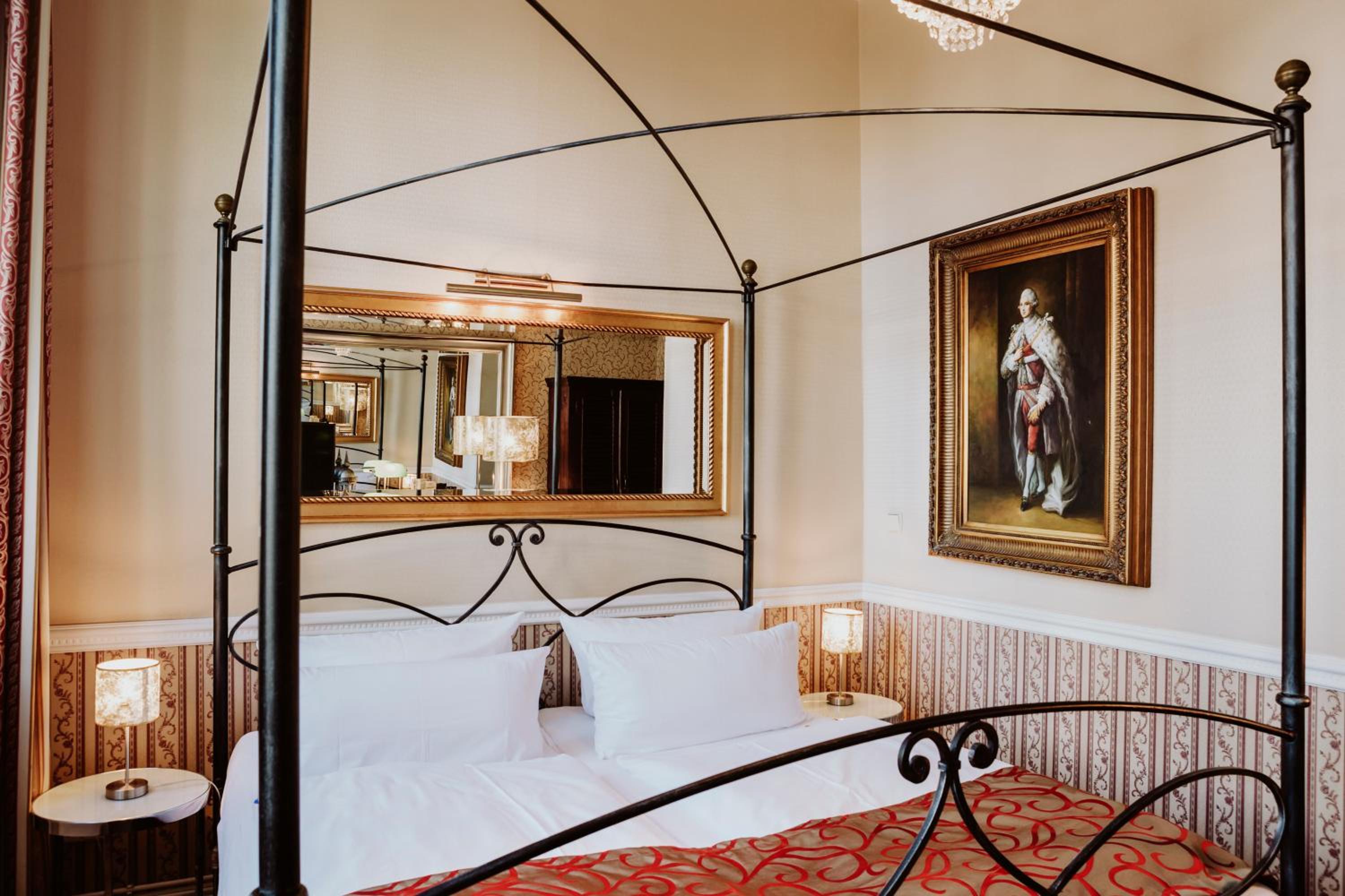 Classic Double Room with City View photo 2