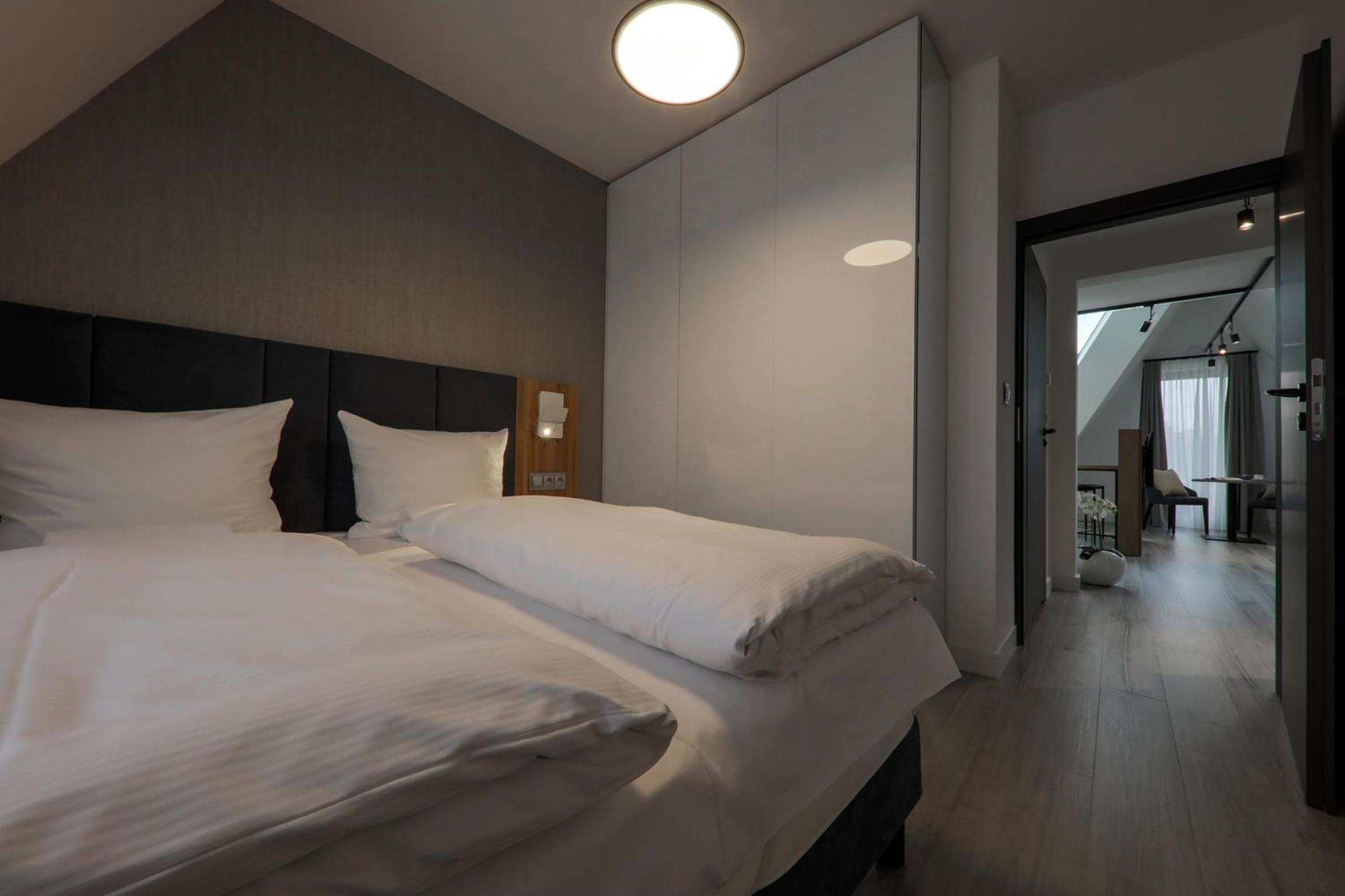 One-Bedroom Comfort Apartment - Photo 2