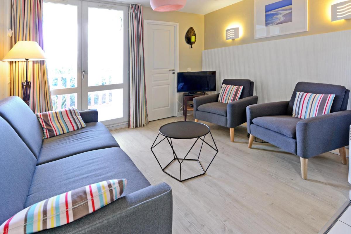 Select Two-Bedroom Apartment (6 People)