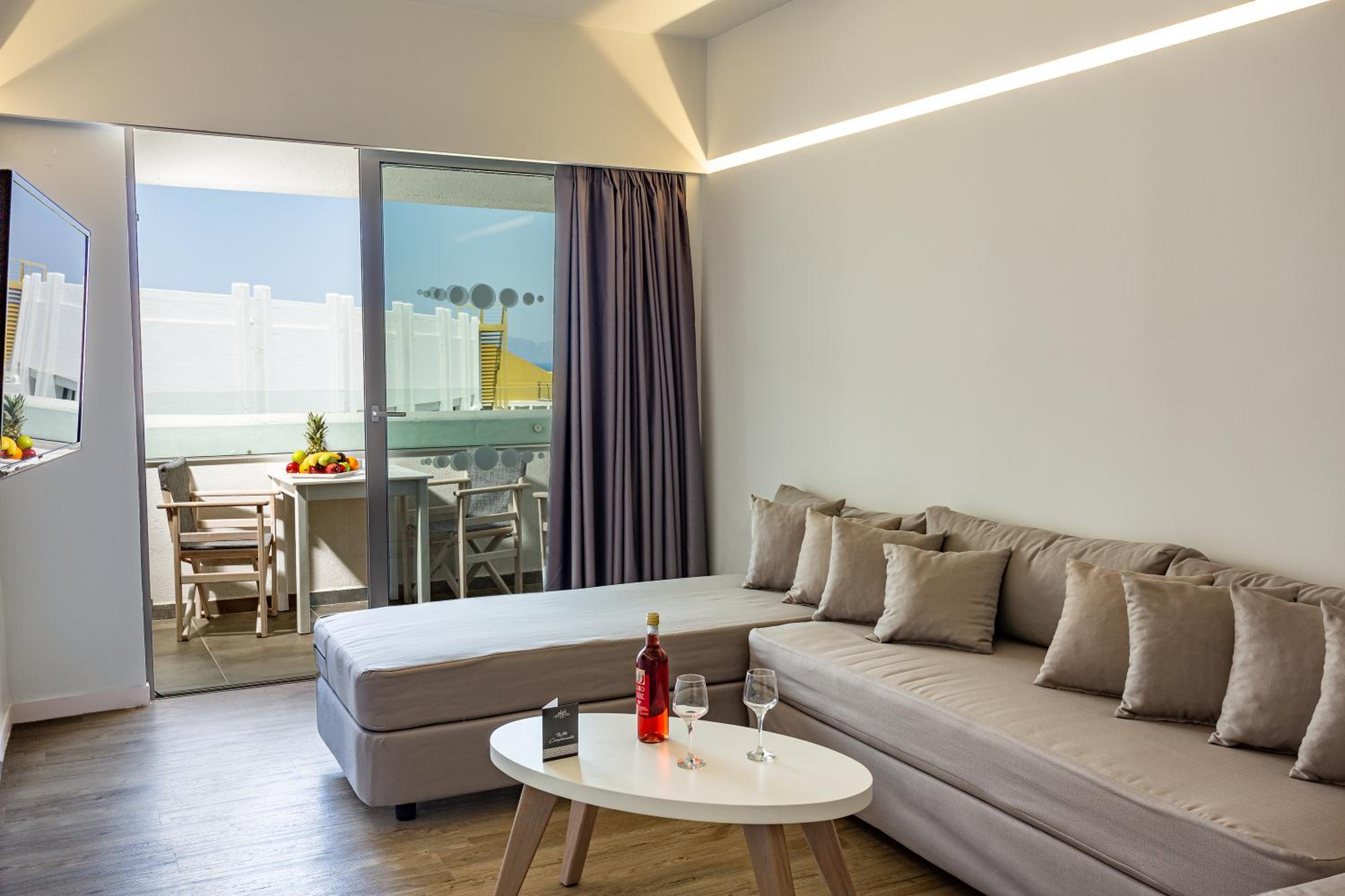 One-Bedroom Suite with Side Sea View