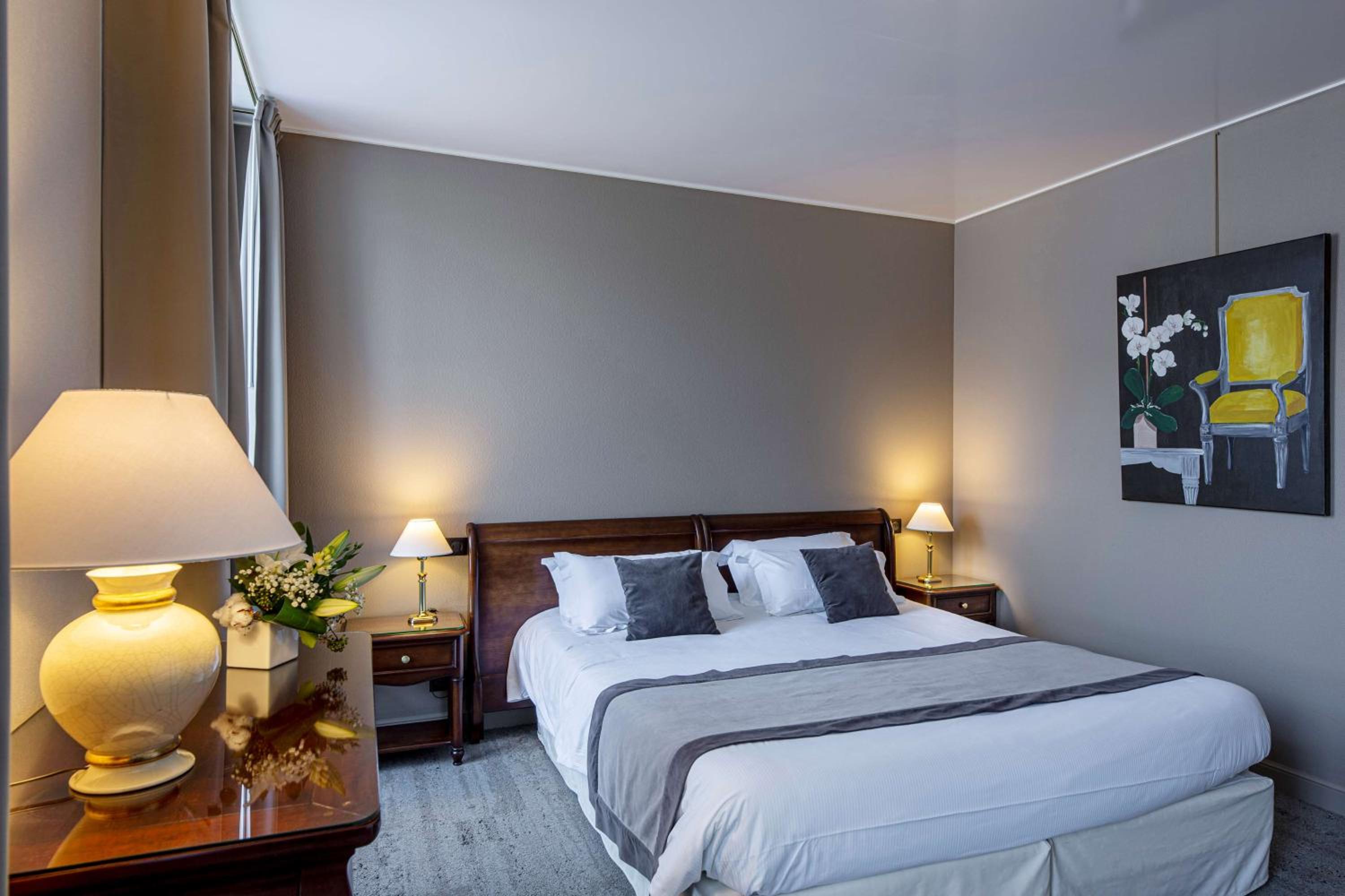 Junior Queen Suite - Photo 9