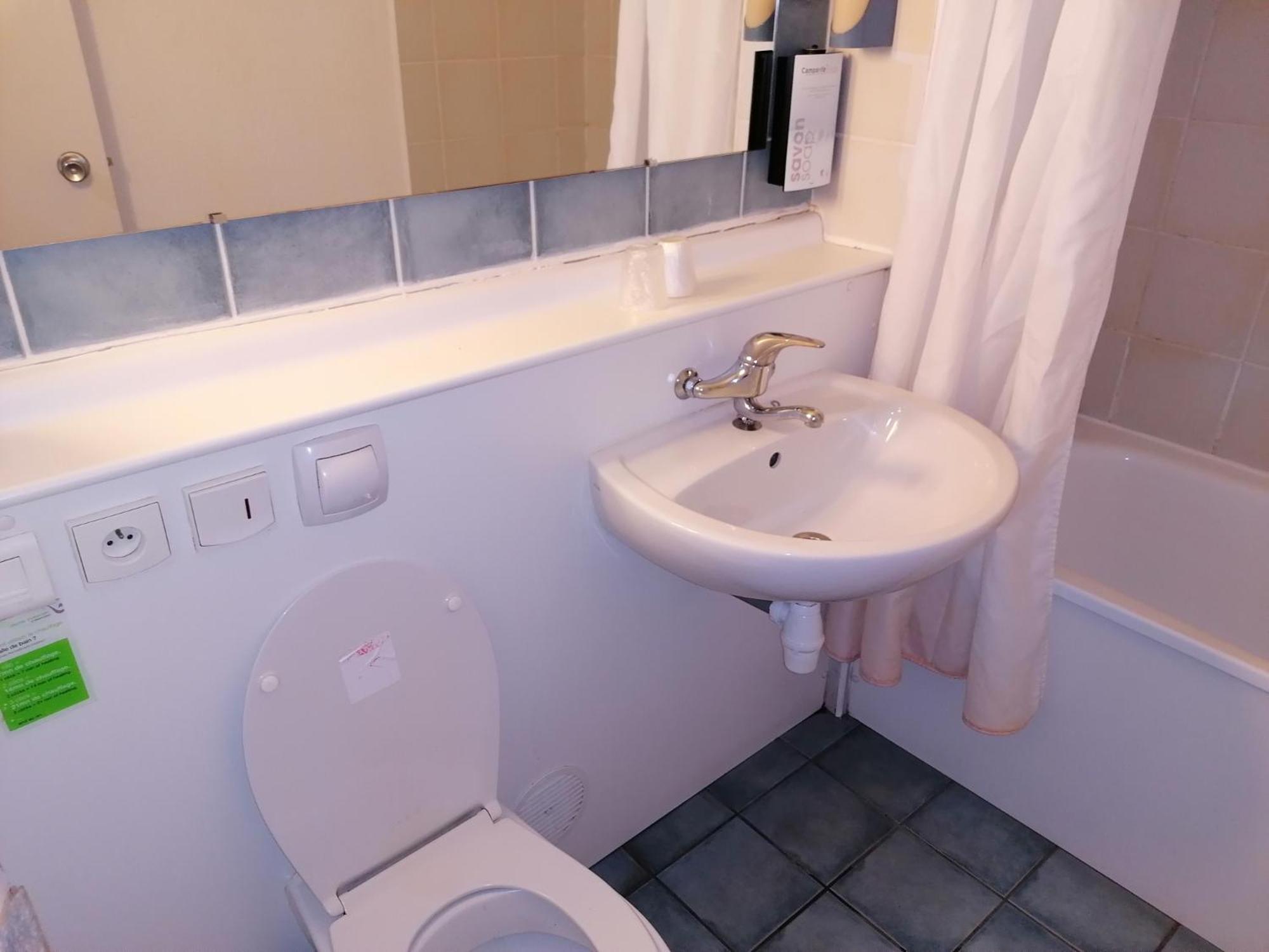 Double Room - Photo 2