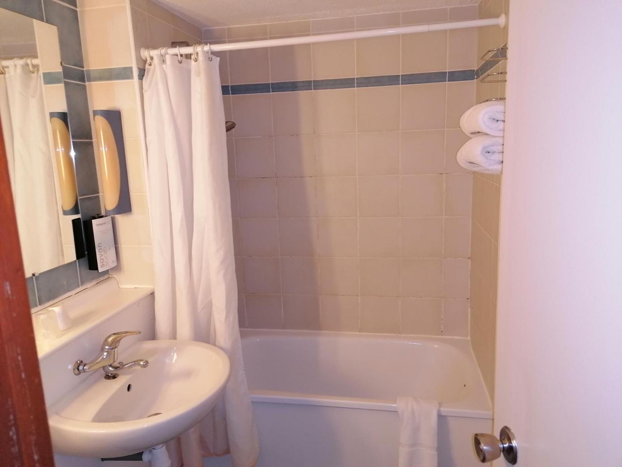 Double Room - Photo 5