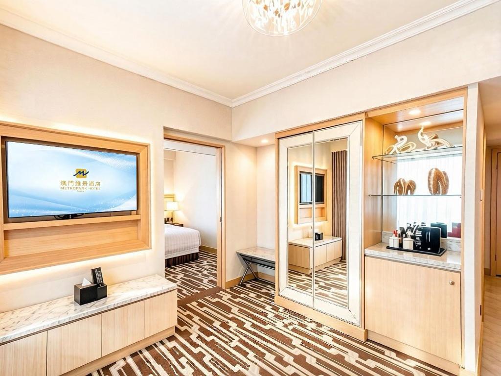 Superior Room Free Upgrade to Family Suite photo 1