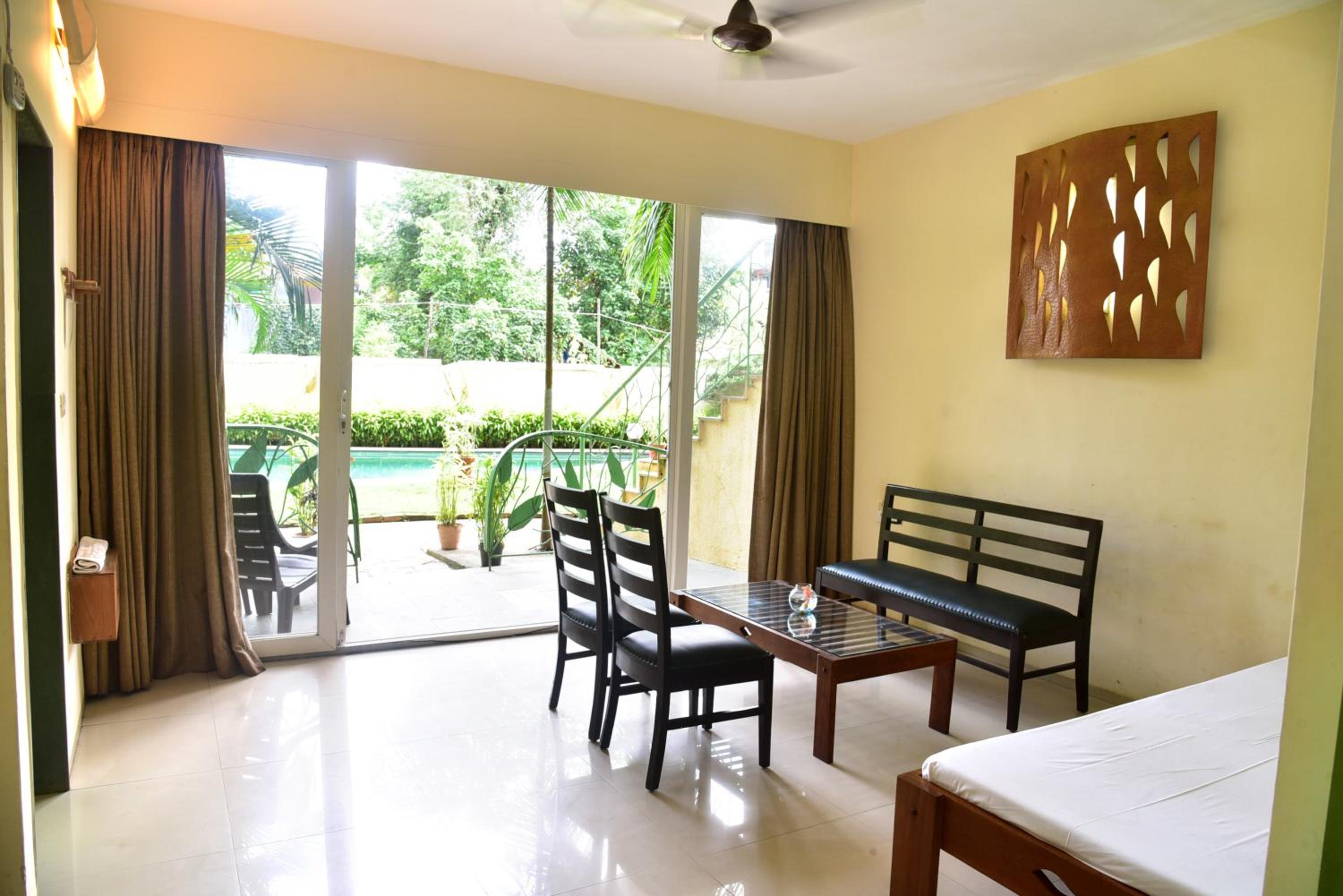 Family Suite with Balcony - Photo 5