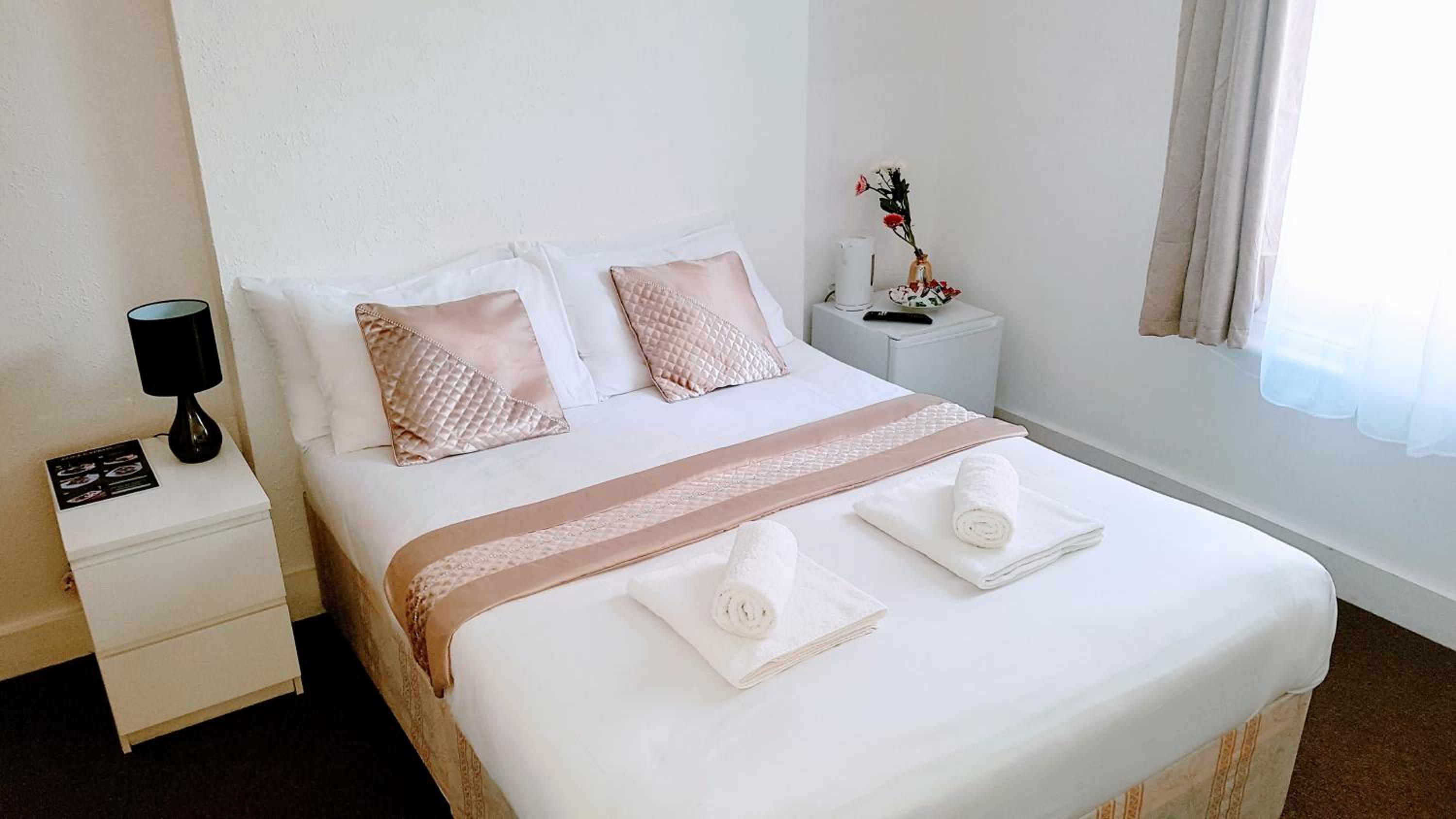 Double Room With Shared Toilet And Bathroom	 photo 3