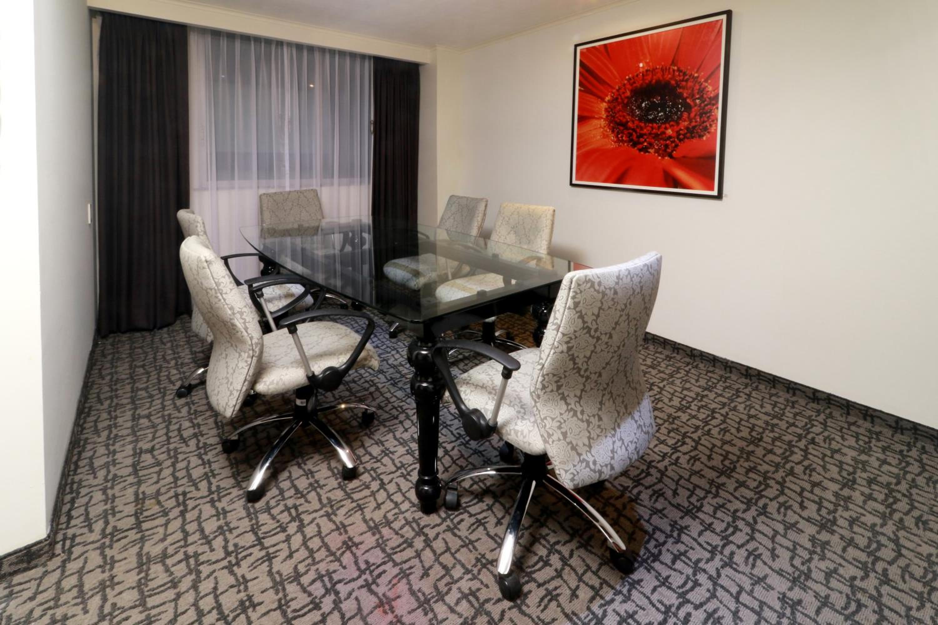 One-Bedroom King Suite with Sofa Bed - Photo 6