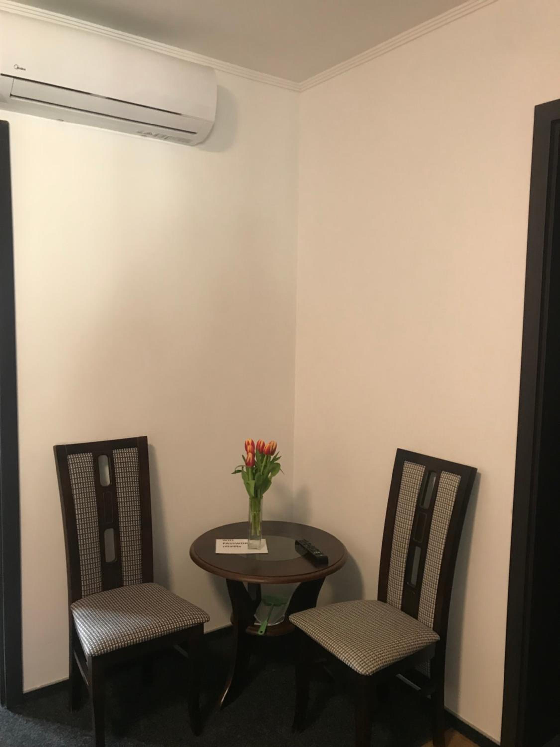 Deluxe Family Room - Photo 2