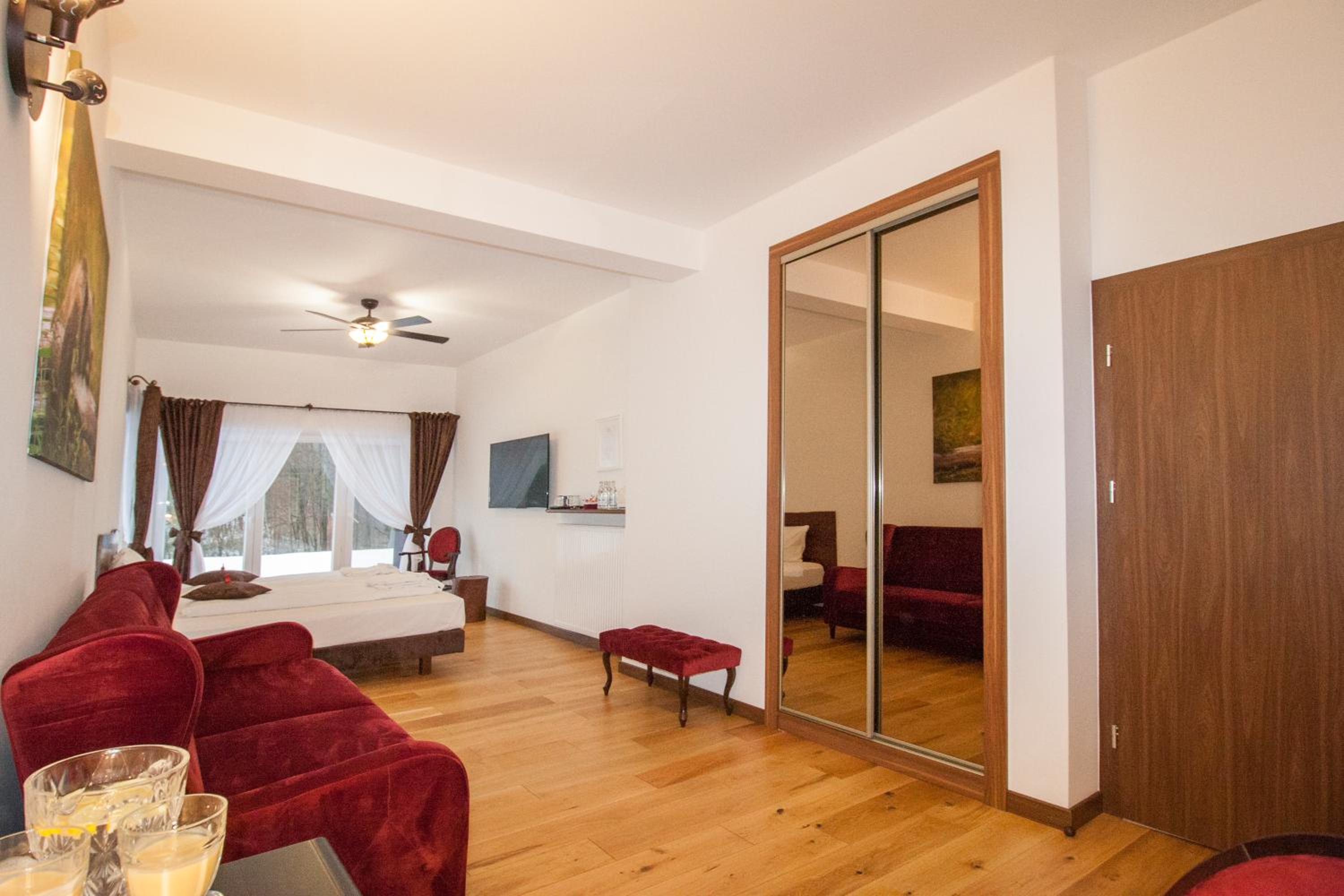 Apartment with Terrace in Main Manor House  - Photo 3