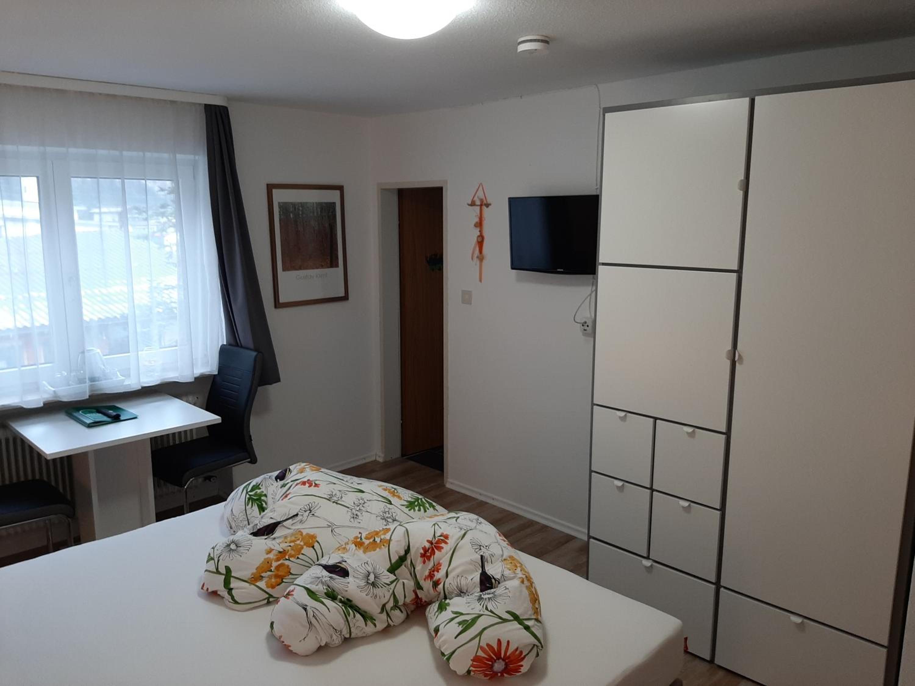 Family Room with Two Bedrooms - Photo 2