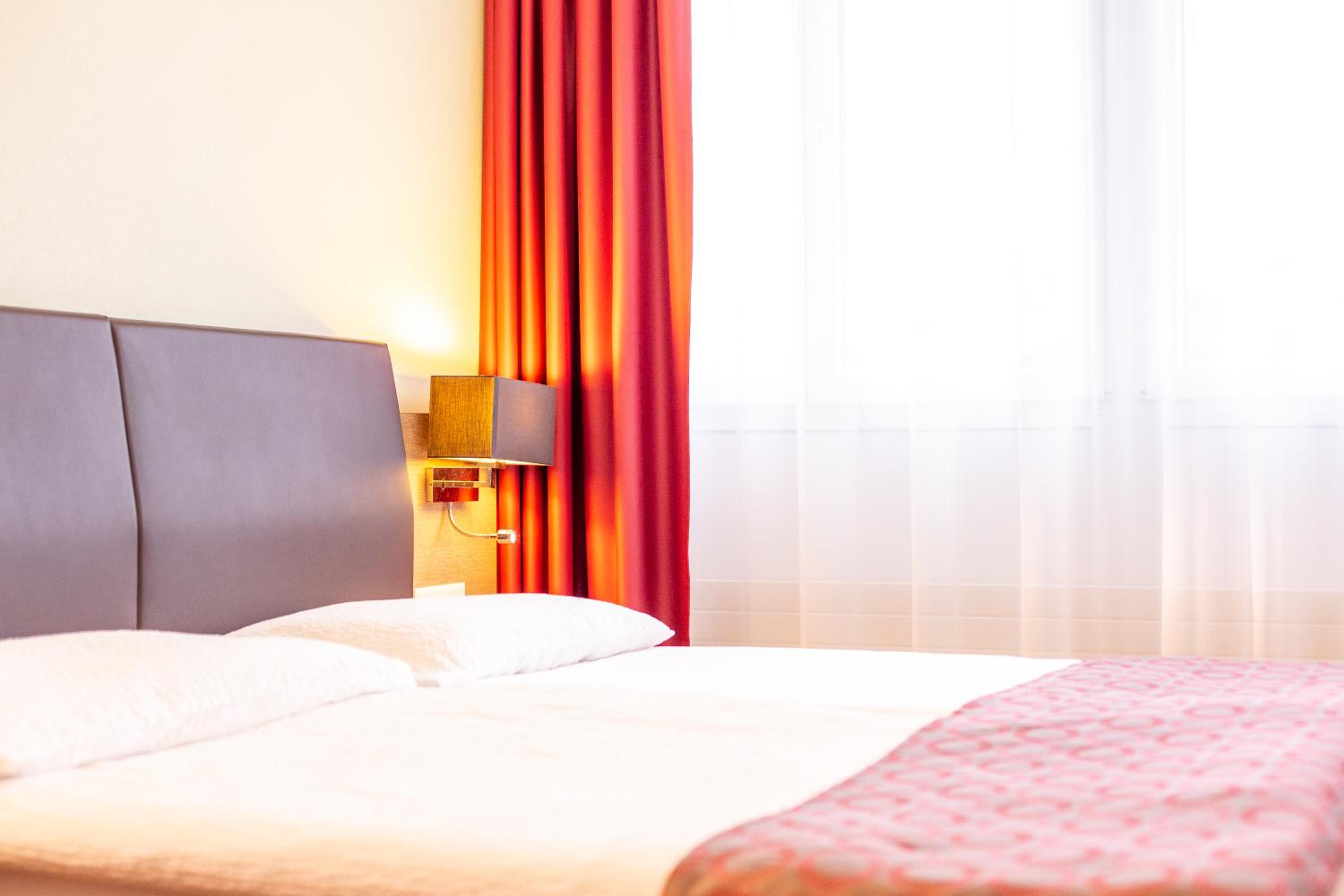 Modern Comfort Room