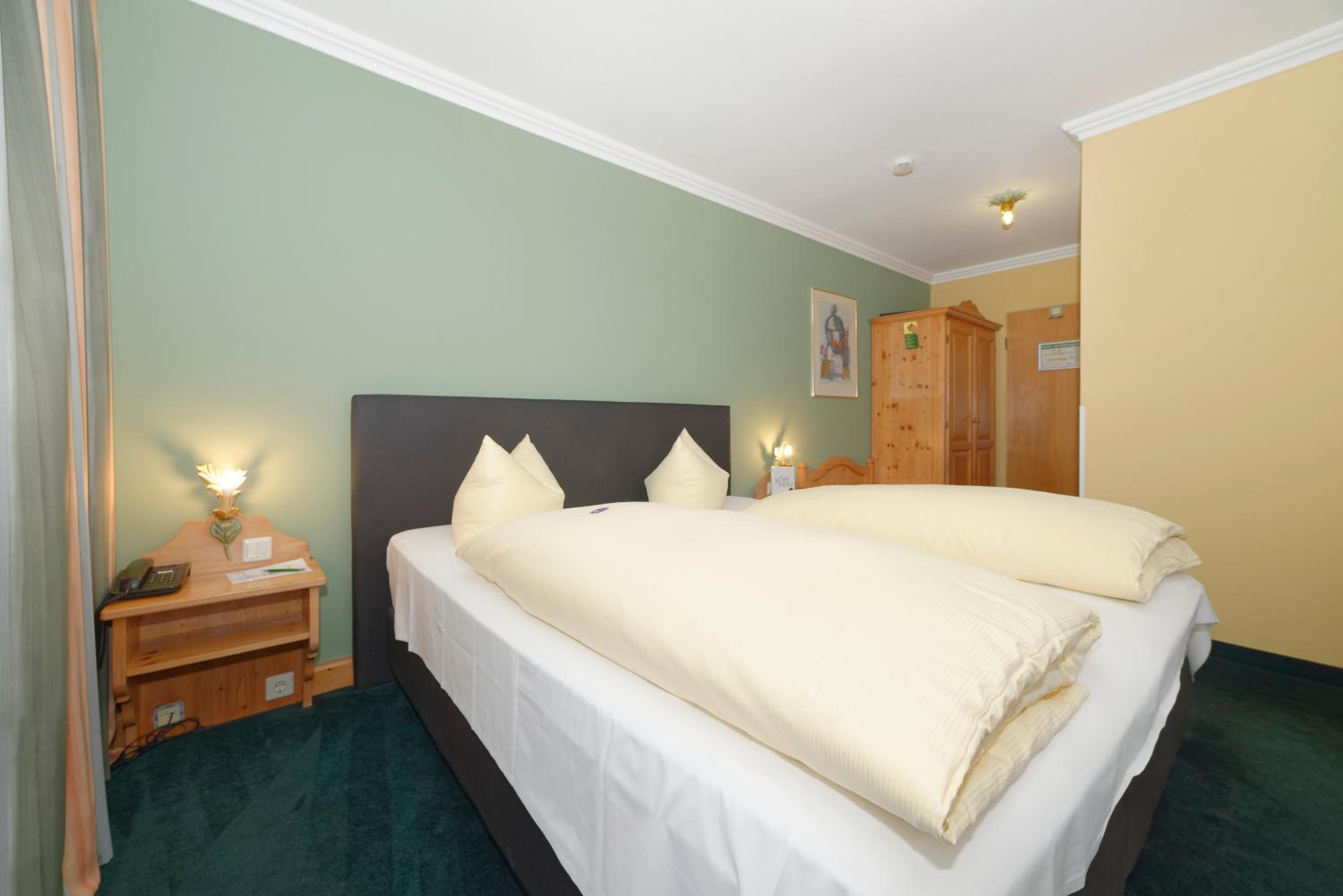 Double Room - Photo 7