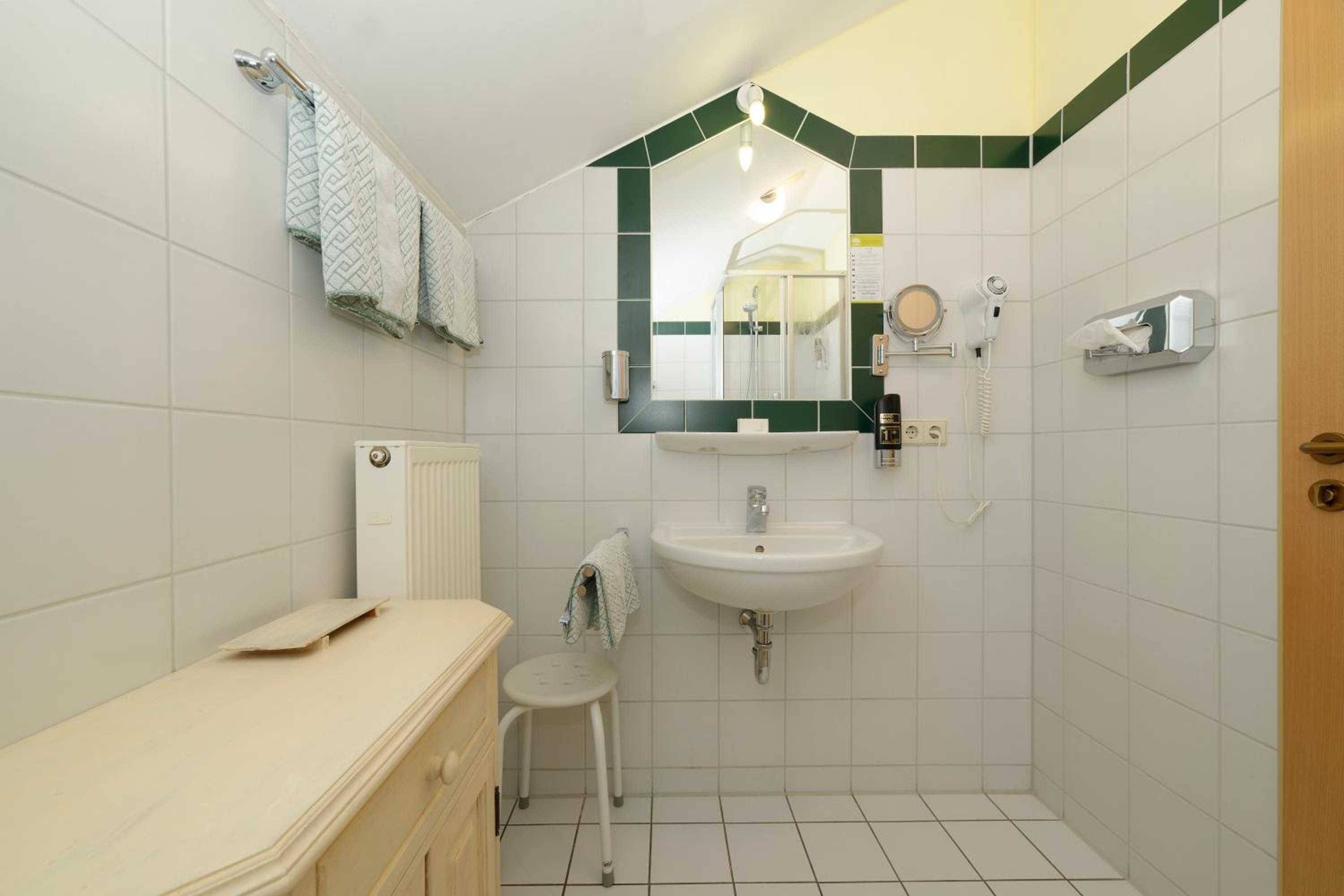 Double Room - Photo 5