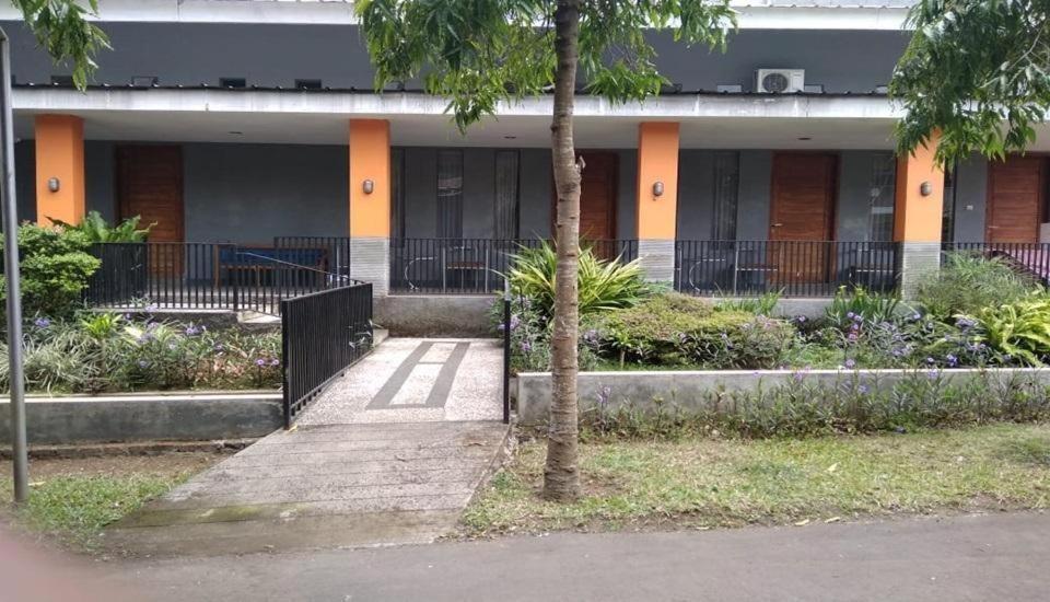 Budget Single Room - Photo 3