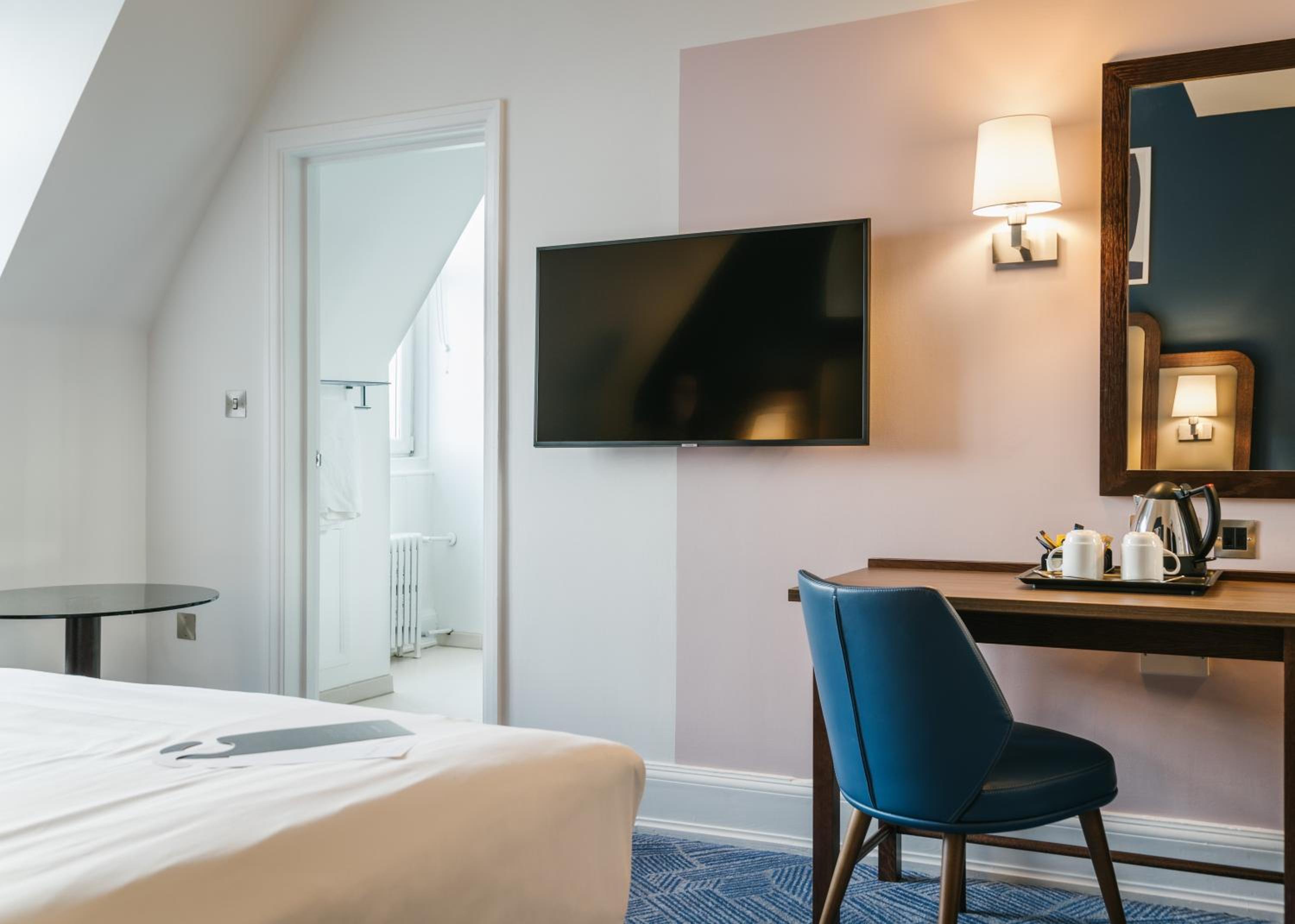 Standard Double Room - Photo 2