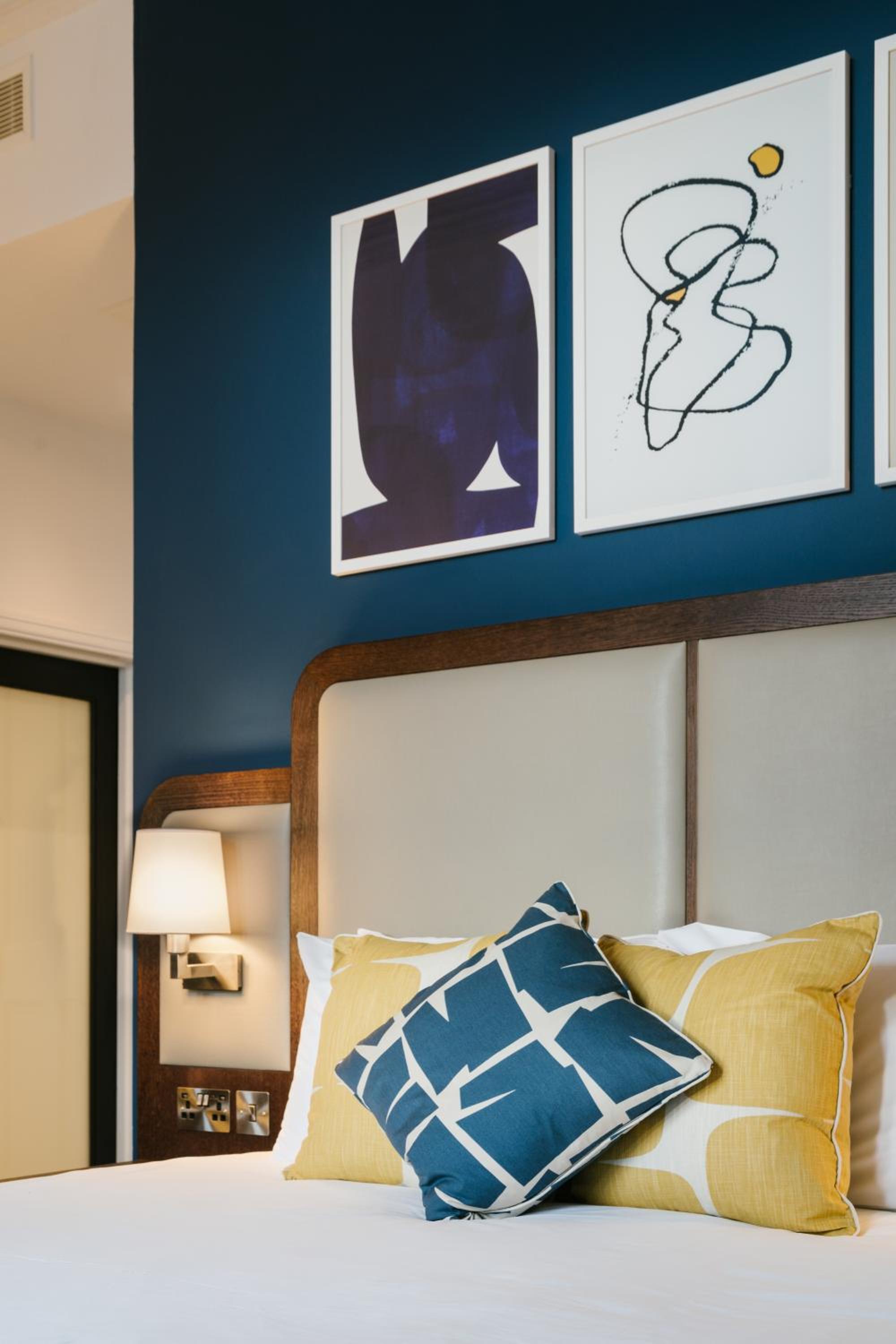 Premium Double Room - Photo 9