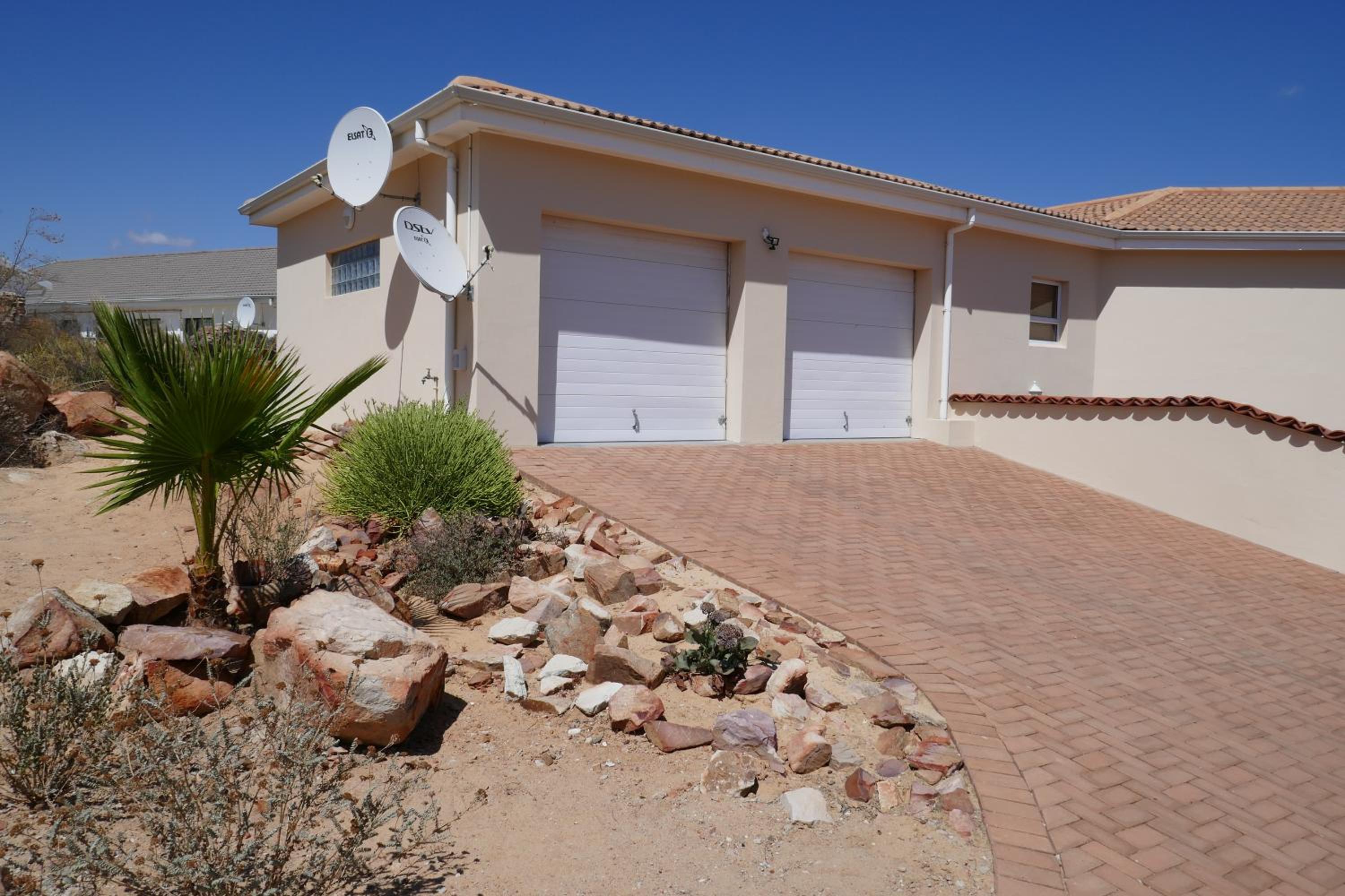 Three-Bedroom Villa photo 2