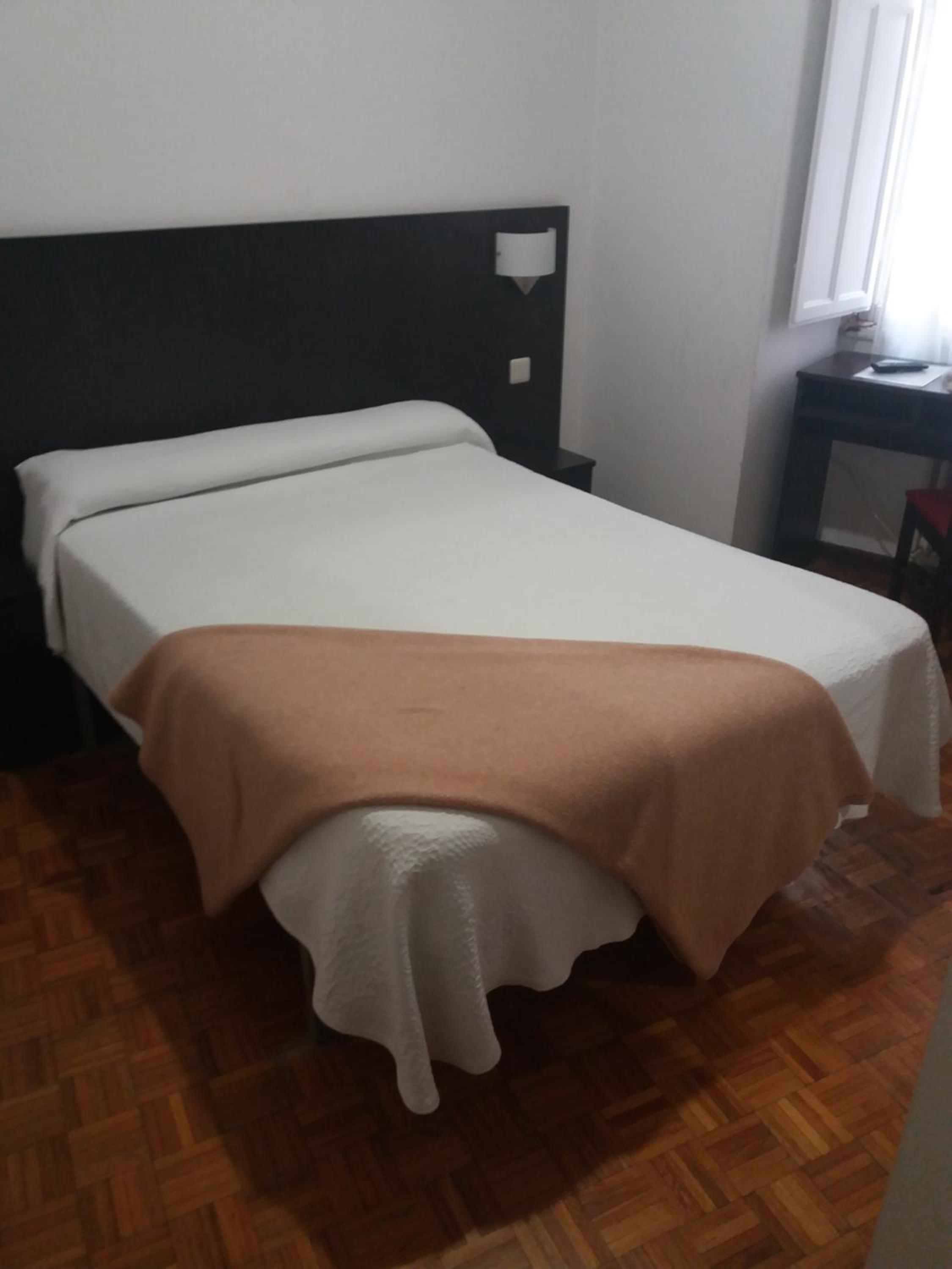 Economy Double or Twin Room photo 3